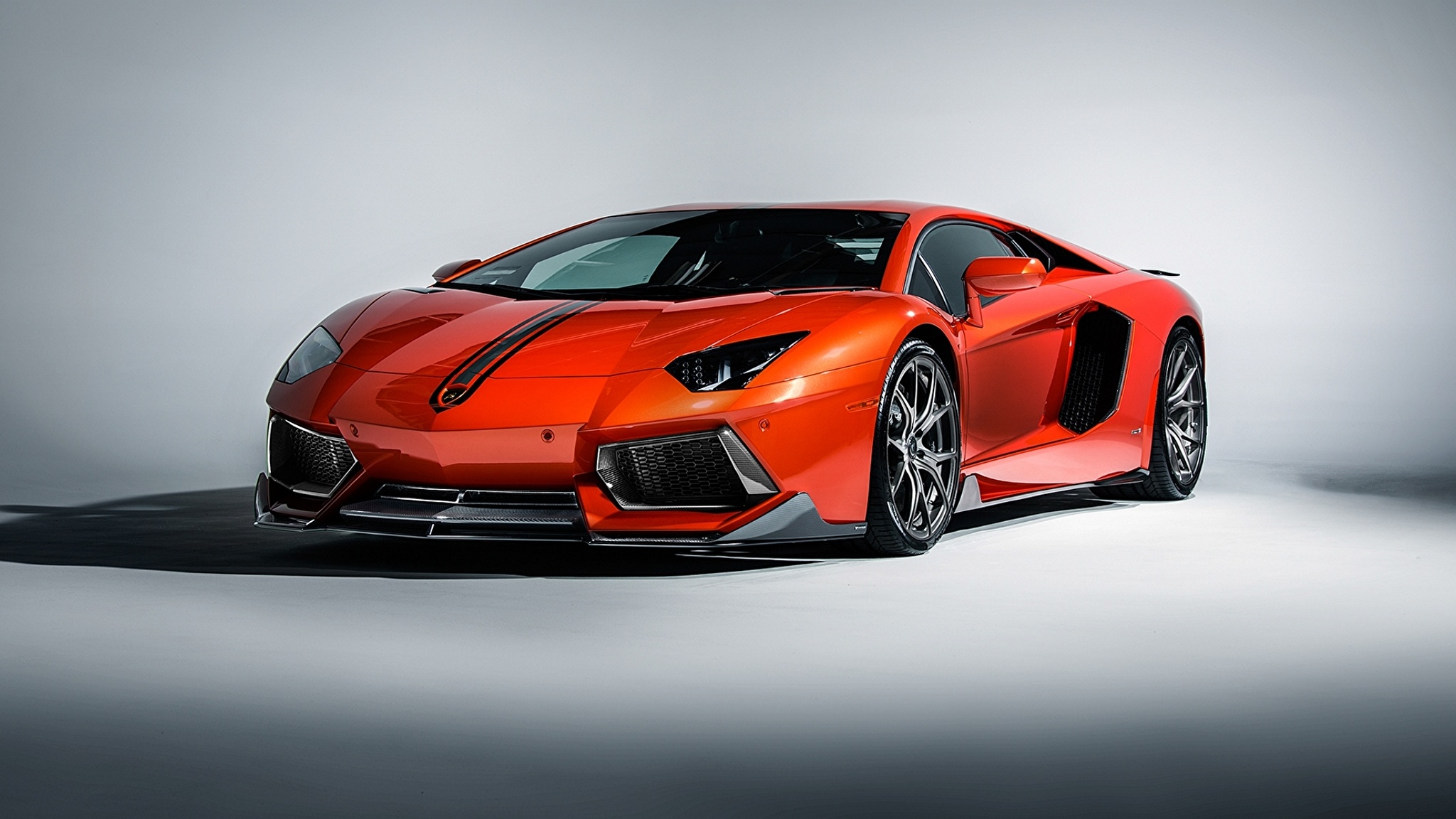 Суперкар Lamborghini Aventador LP 700 4