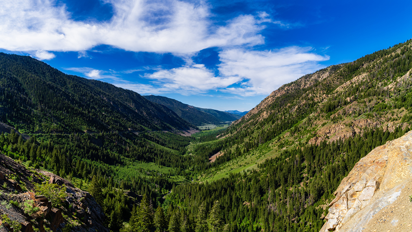 Фото США Idaho, Sawtooth Range Долина Горы Природа Небо Облака 1366x768 штаты америка гора облако облачно