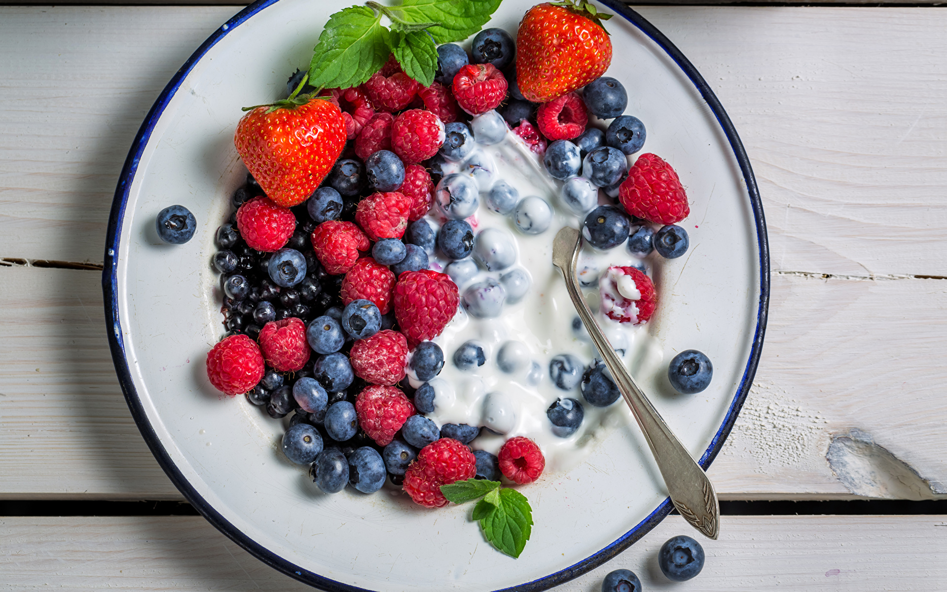 голубика ягоды тарелка blueberries berries plate скачать