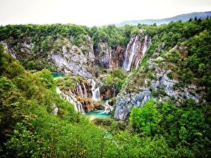 Обои Хорватия Парки Водопады Утес Plitvice Lakes Природа