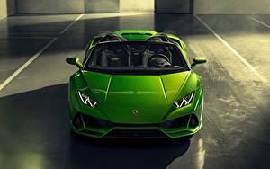 Картинки Lamborghini Зеленая Спереди Родстер Spyder Evo Huracan автомобиль