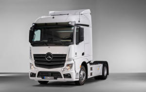 Картинки Mercedes-Benz Грузовики Белых Металлик Actros F 1845 LS 4×2 (MP4 / Br.963), 2020