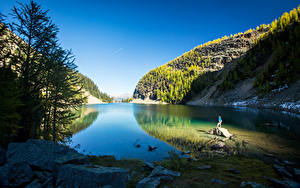 Фотографии Пейзаж Канада Горы Озеро Камни Ель Lake Louise Природа