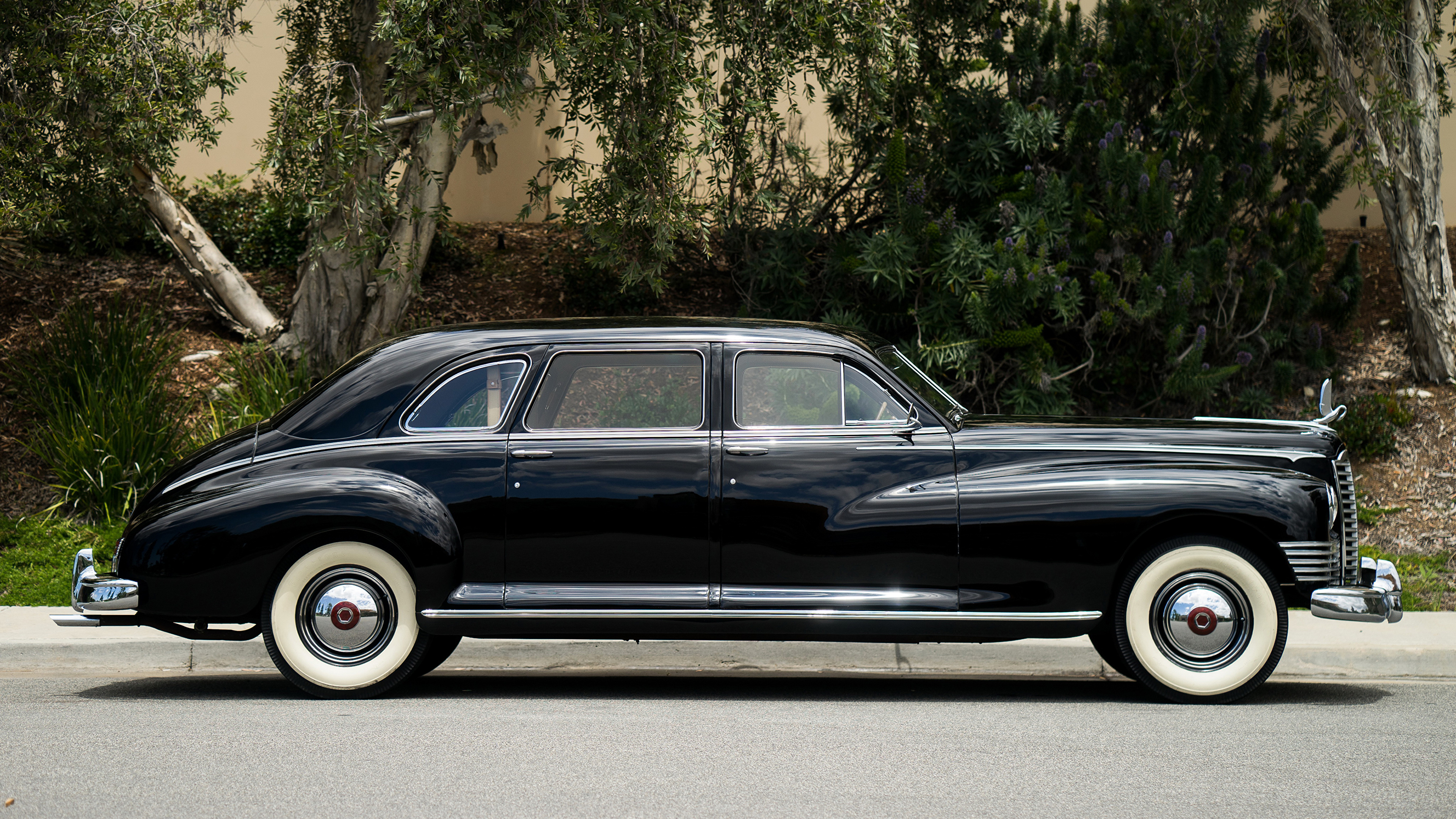 Фото 1946 Packard Custom Super Clipper Limousine Ретро Черный Сбоку машина Металлик 3840x2160 винтаж черная черные черных старинные авто машины Автомобили автомобиль