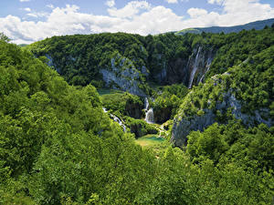 Обои для рабочего стола Хорватия Парк Лес Водопады Скала Plitvice Lakes National Park Природа