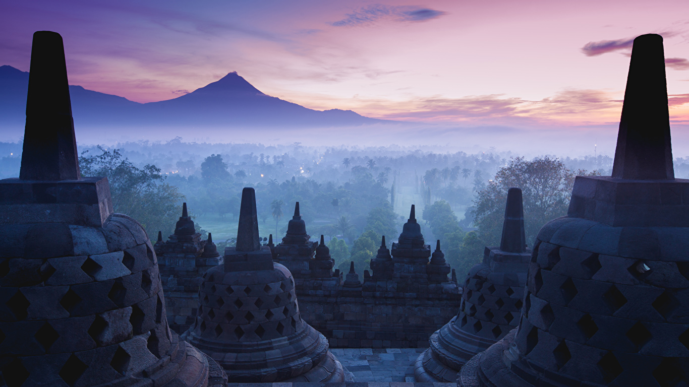 Обои для рабочего стола Индонезия Yogyakarta Java Туман Храмы город 1366x768 тумане тумана храм Города