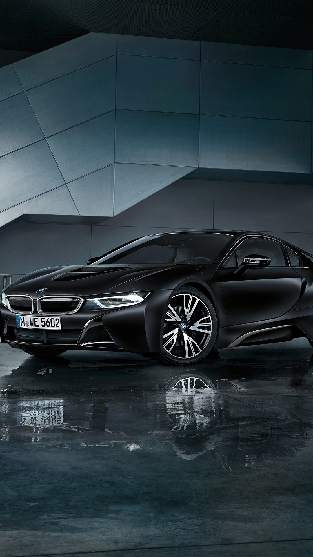 BMW i8 в темноте черная