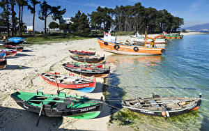 Обои Испания Побережье Лодки Пляжа Isla de Arosa Galicia Природа