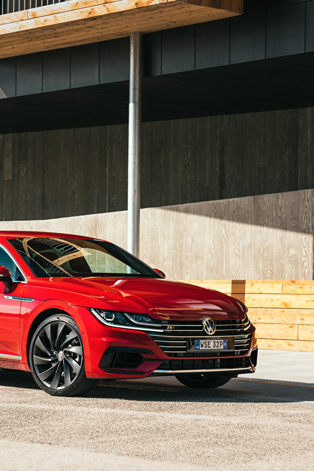 Volkswagen Arteon красный