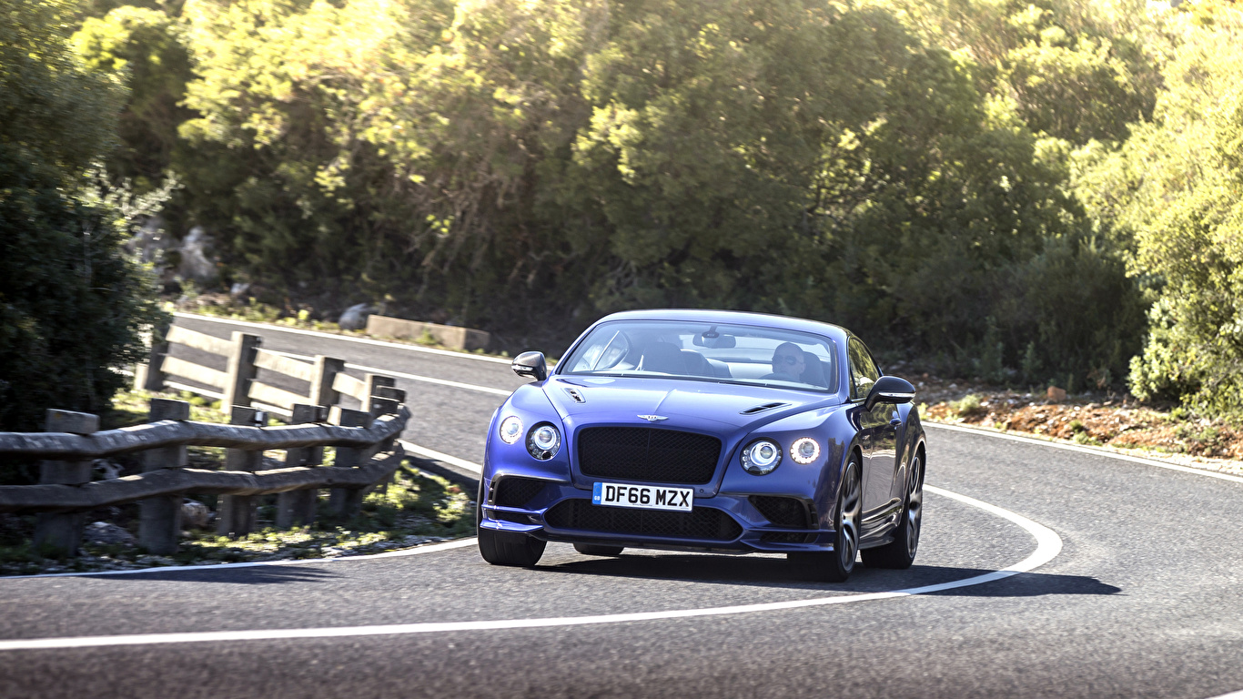 Фотографии Bentley continental gt supersport 2018 Синий Дороги едущий Спереди Автомобили 1366x768 Бентли синяя синие синих едет едущая Движение скорость авто машины машина автомобиль