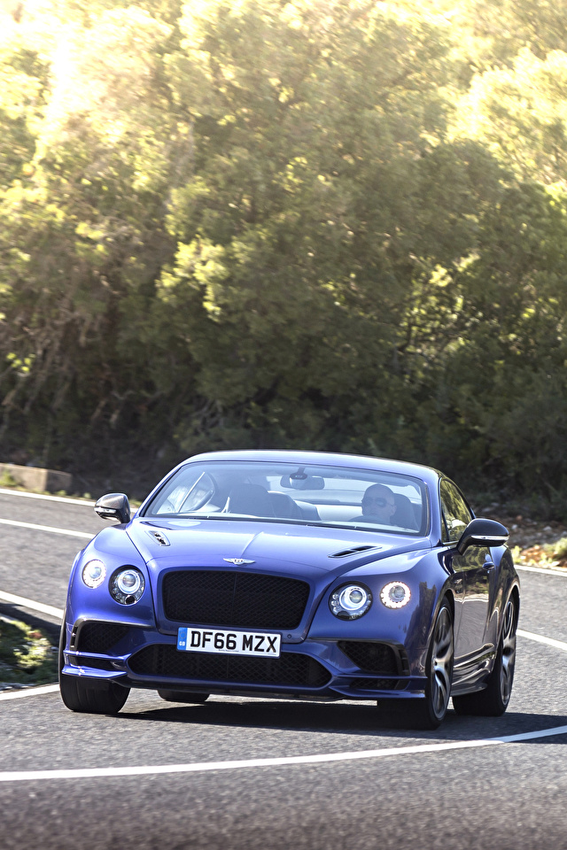 Фотографии Bentley continental gt supersport 2018 Синий Дороги едущий Спереди Автомобили 640x960 для мобильного телефона Бентли синяя синие синих едет едущая Движение скорость авто машины машина автомобиль