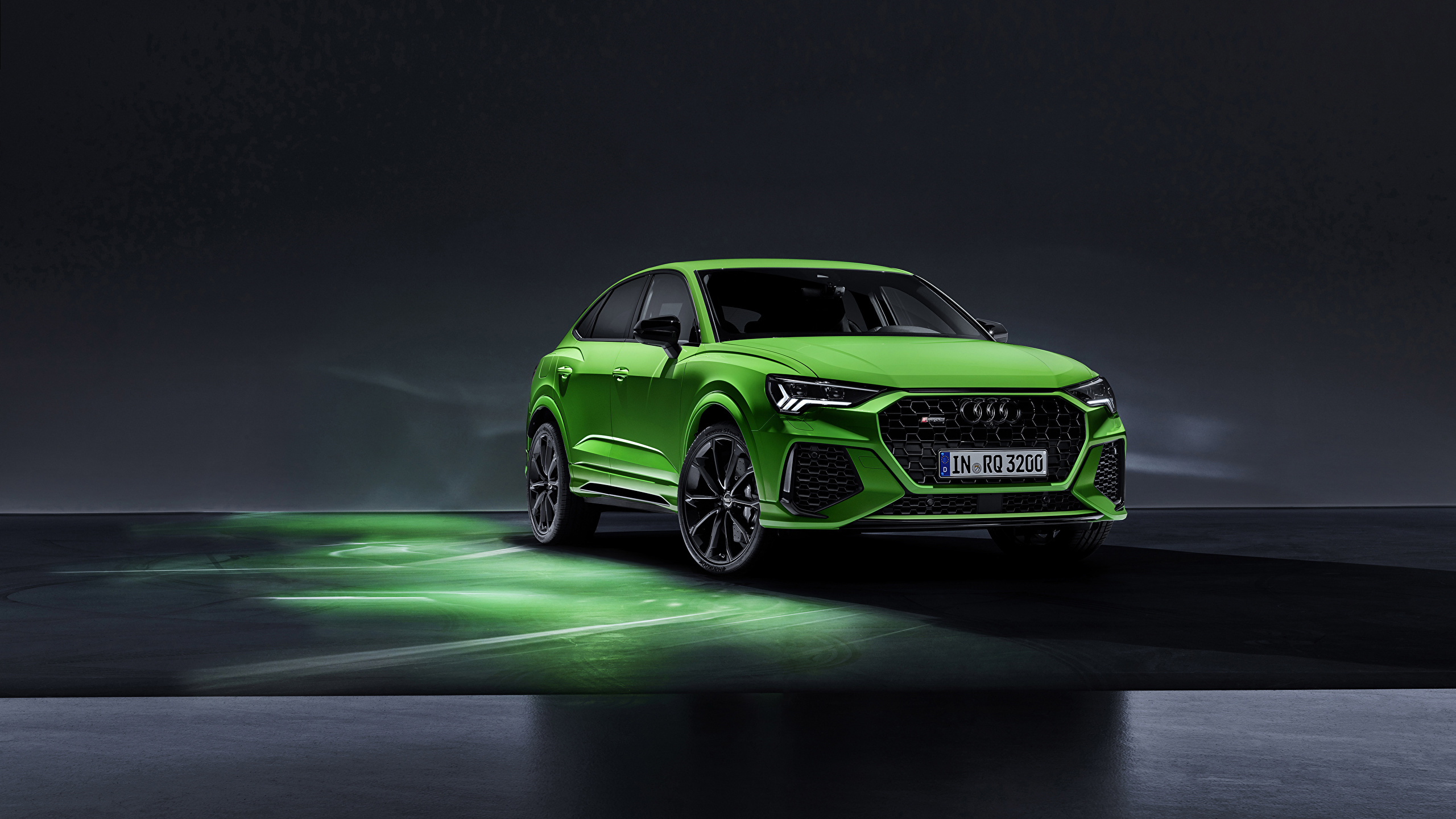 Audi RS q8 зеленый