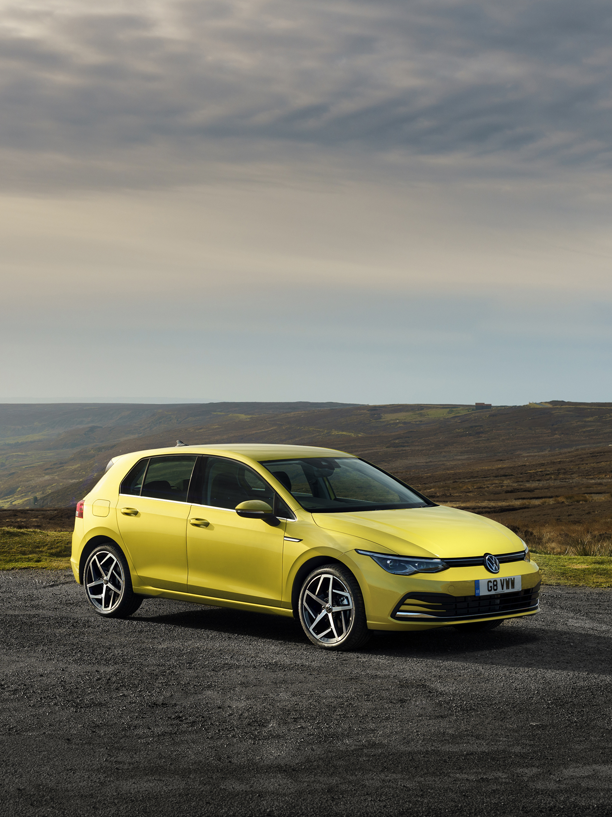 Volkswagen Golf 2020 Yellow