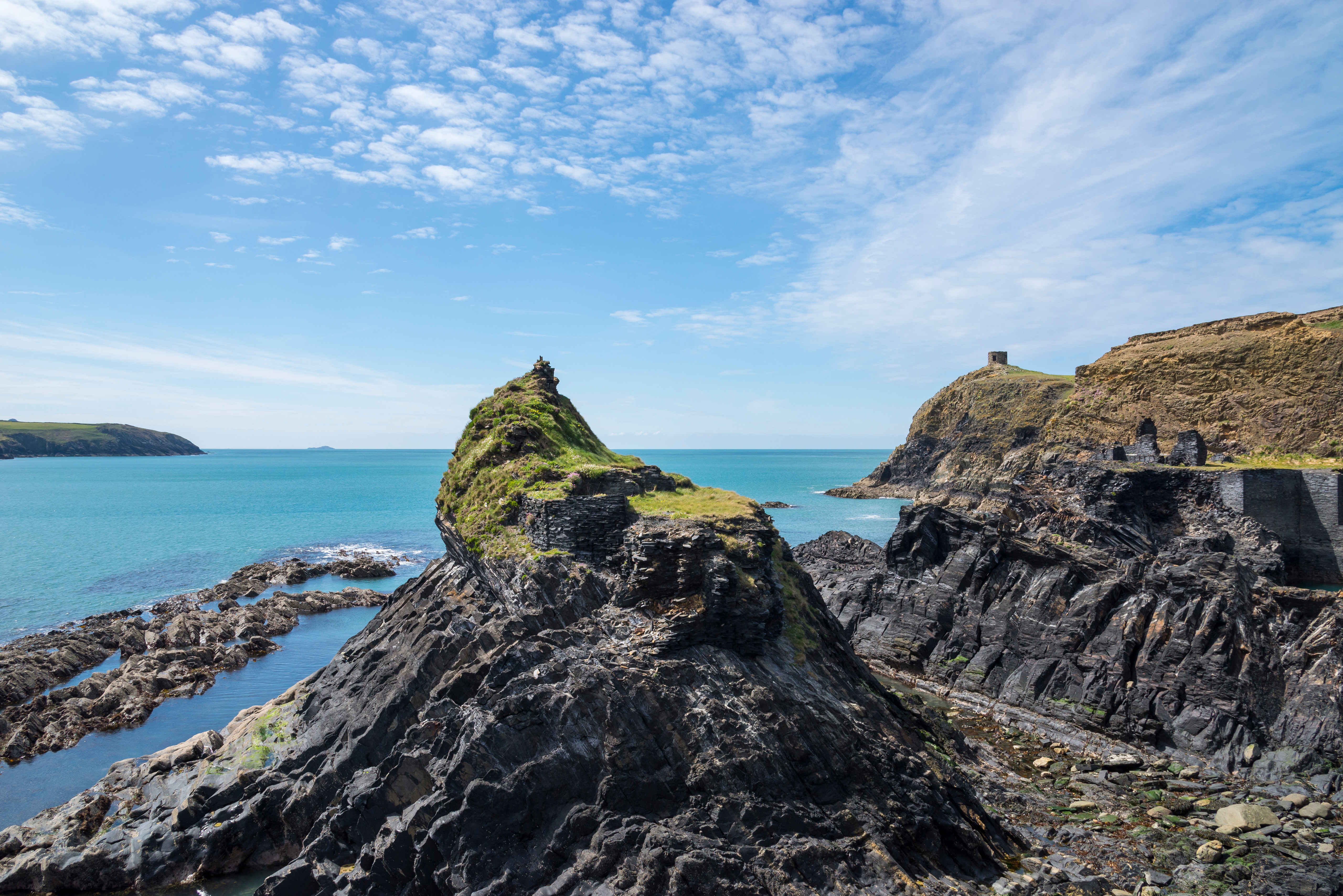 Картинки Англия Abereiddy Море Скала Природа берег 5120x3418 Утес скале скалы Побережье