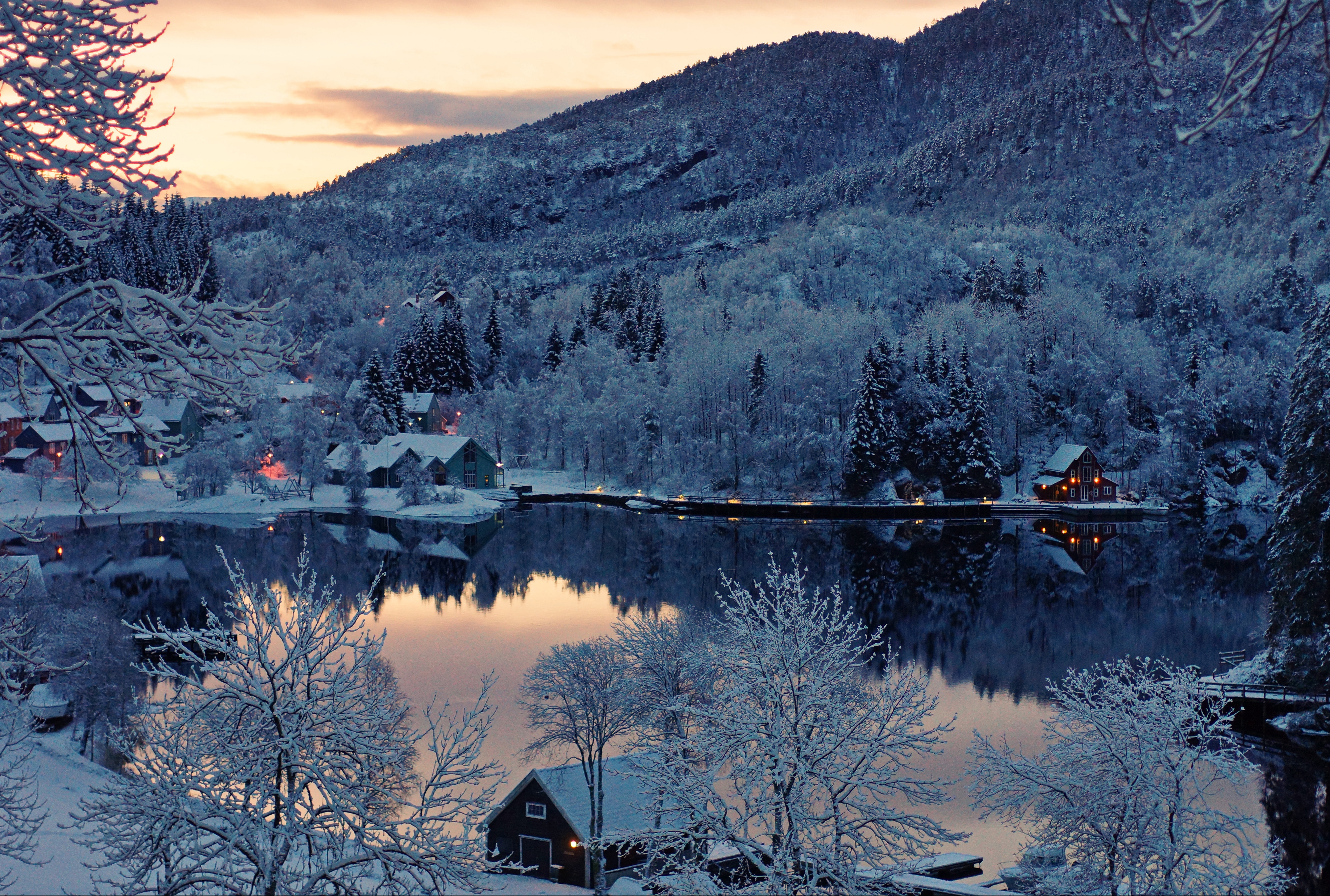 Зимние рабочие обои. Шварцвальд озеро. Согн-ОГ-Фьюране Норвегия. Скандинавия лес Шварцвальд. Финские озера Финляндия 1920.