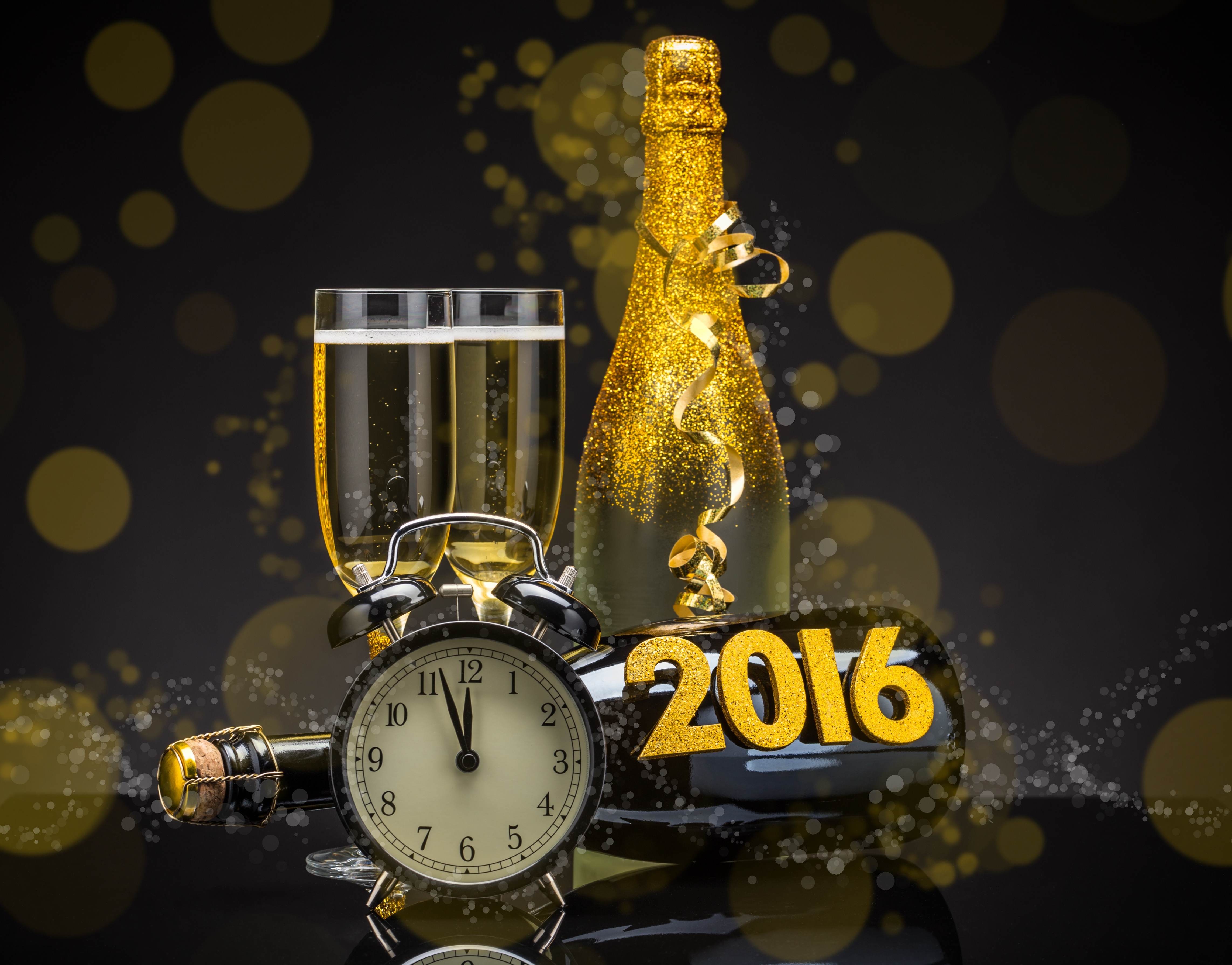 31 декабря 2016 год. Шампанское новый год. Новогодние часы и шампанское. С новым годом. Шампанское часы новый год.