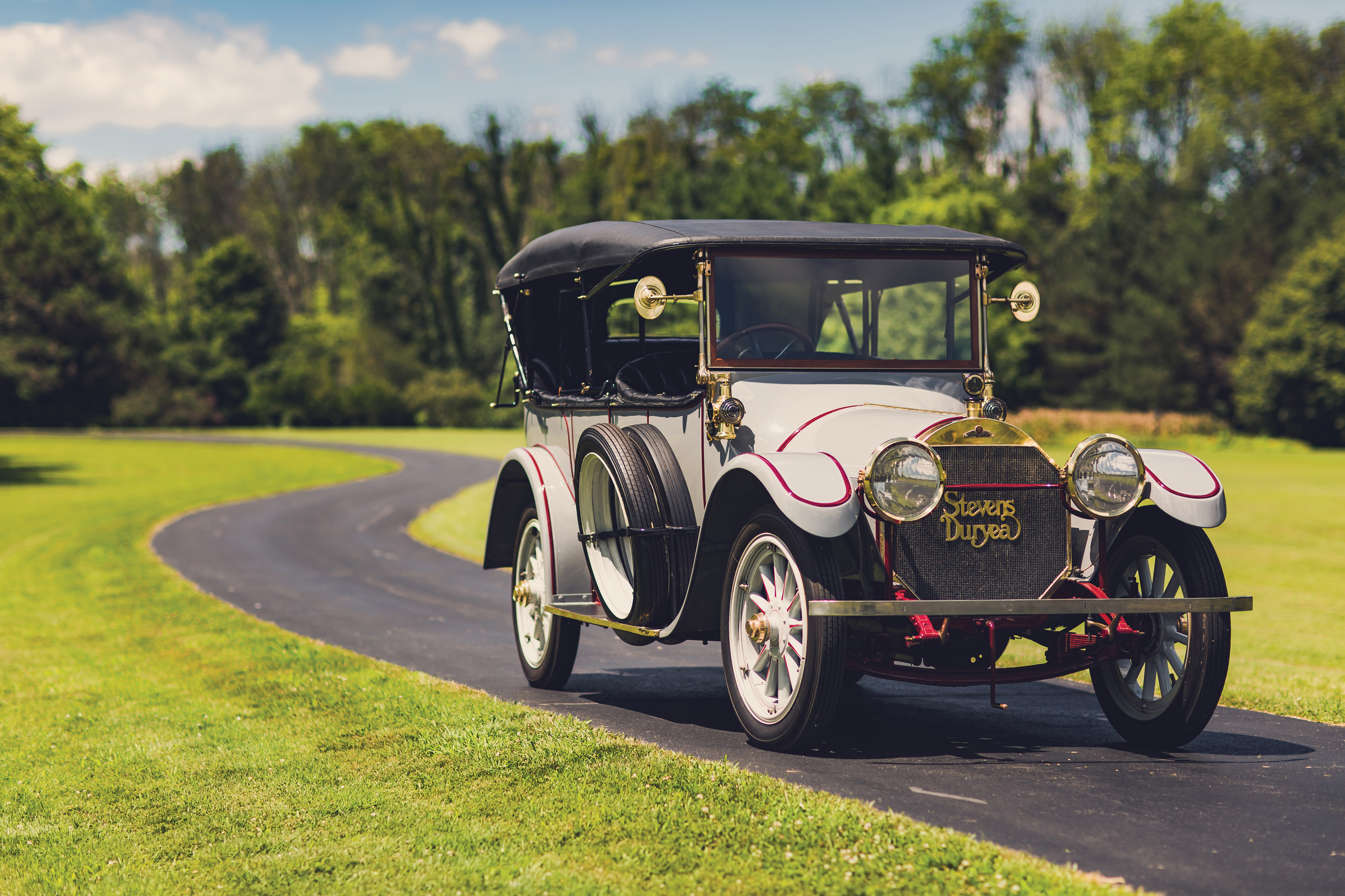 Первая машина 2023. Stevens-Duryea model c 1913. 1913 Herreshoff Runabout. 1913 Buick. Фольксваген 1913.