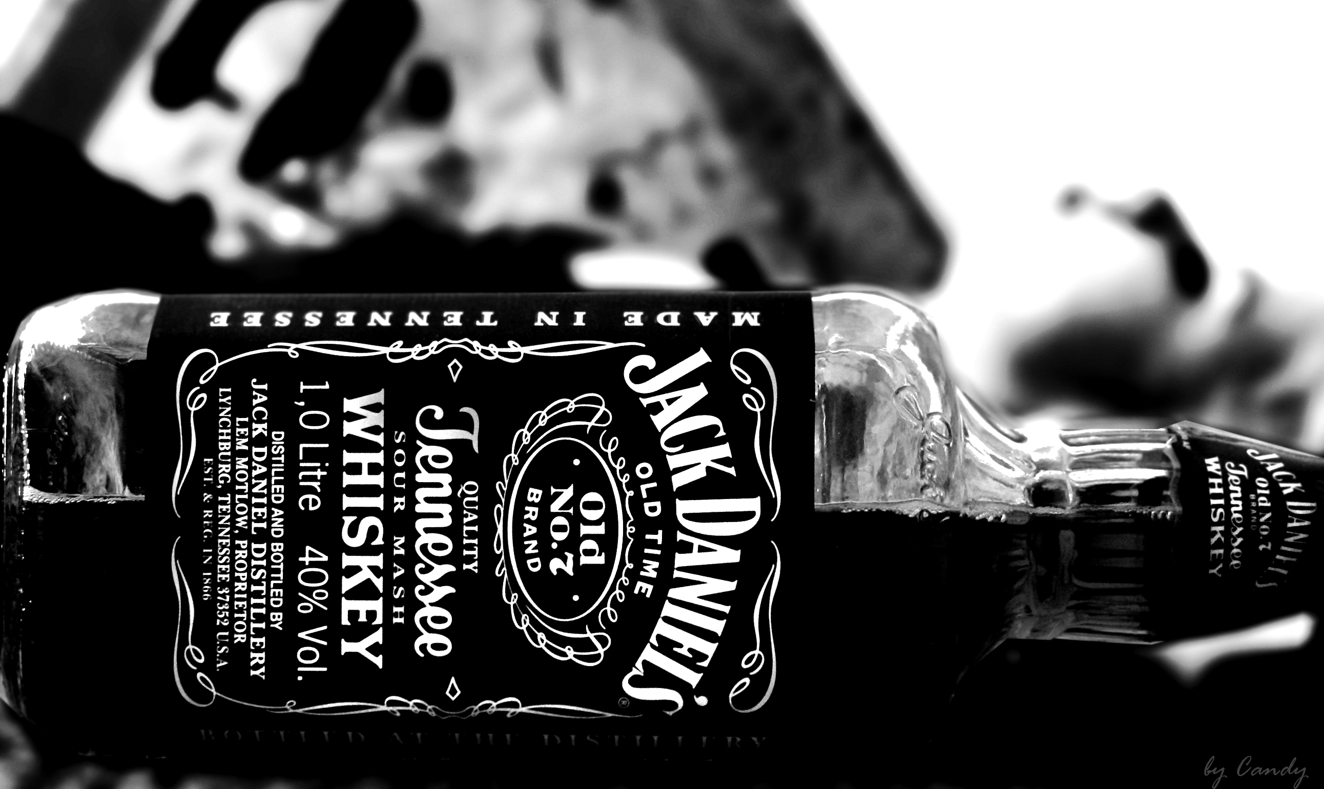 Пацанские заставки. Виски Джек Дэниэлс. Черный виски Джек Дэниэлс. Джек Дэниэлс 4 виски. Джек Дэниэлс в черной бутылке.