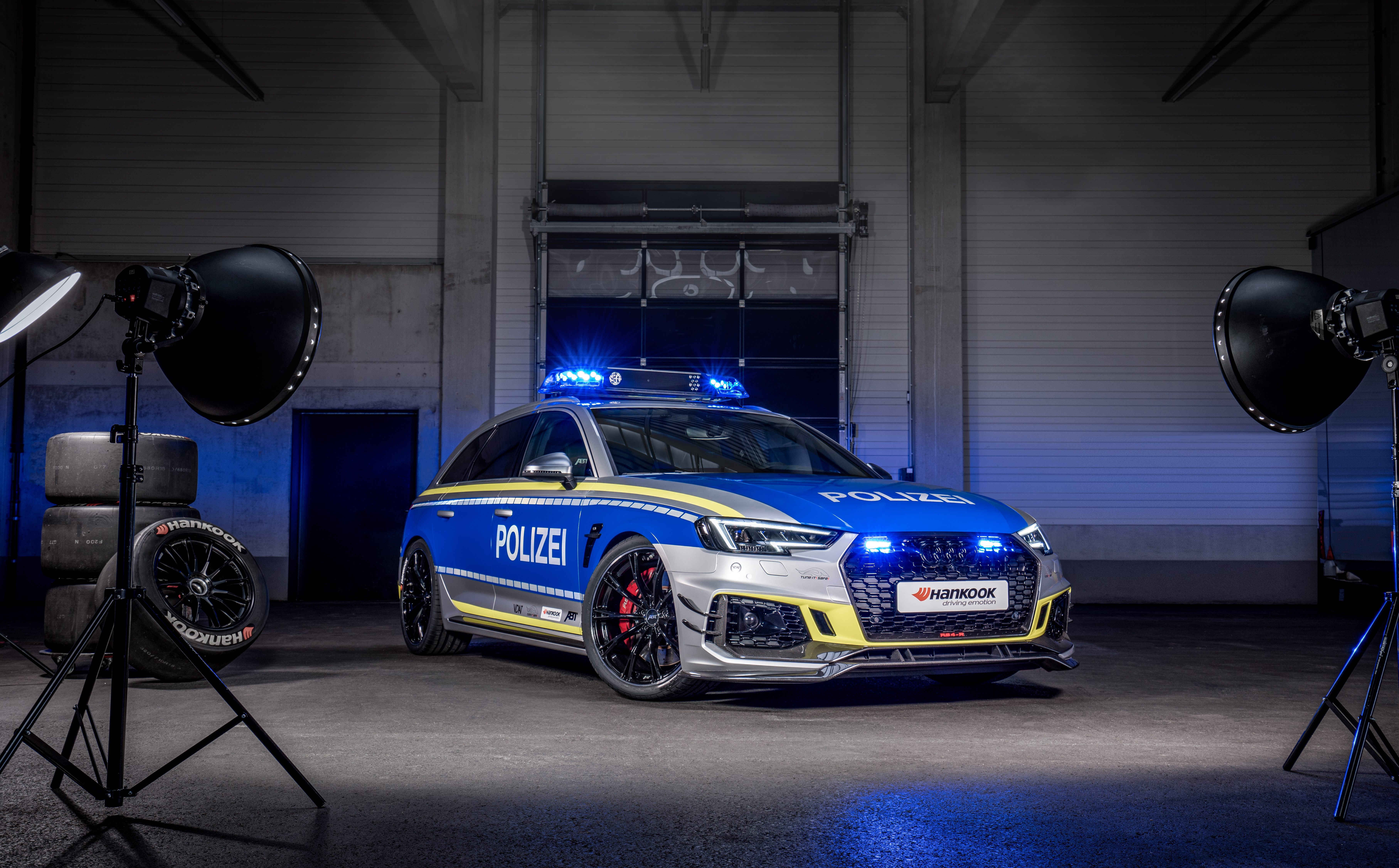 Видео а 4 полицейский. Audi rs4 Tuning. Rs6 Audi полиции. Полицейская Audi rs6. Машина Ауди RS 4.