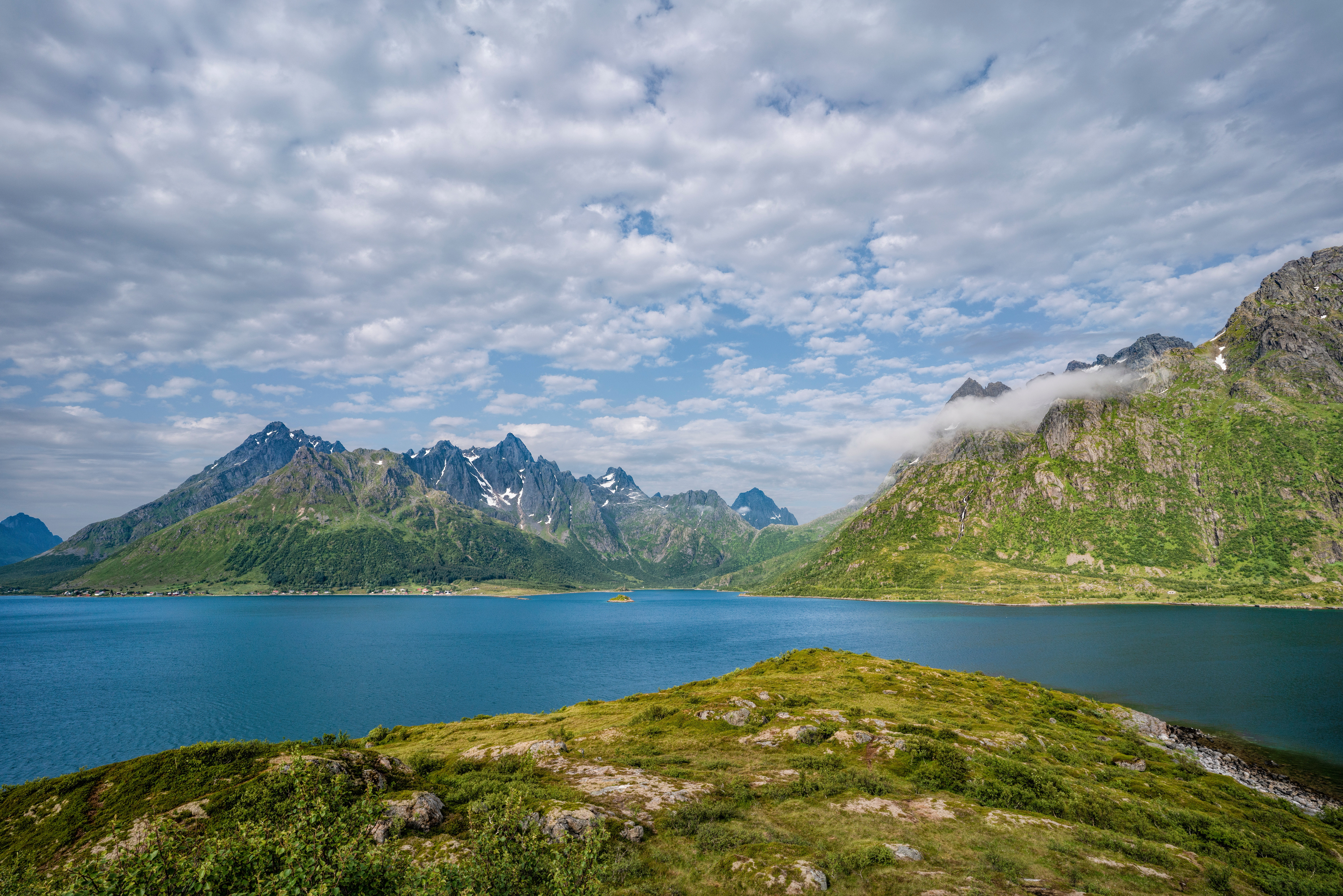 Фото Лофотенские острова Норвегия Горы Природа Облака гора облако облачно