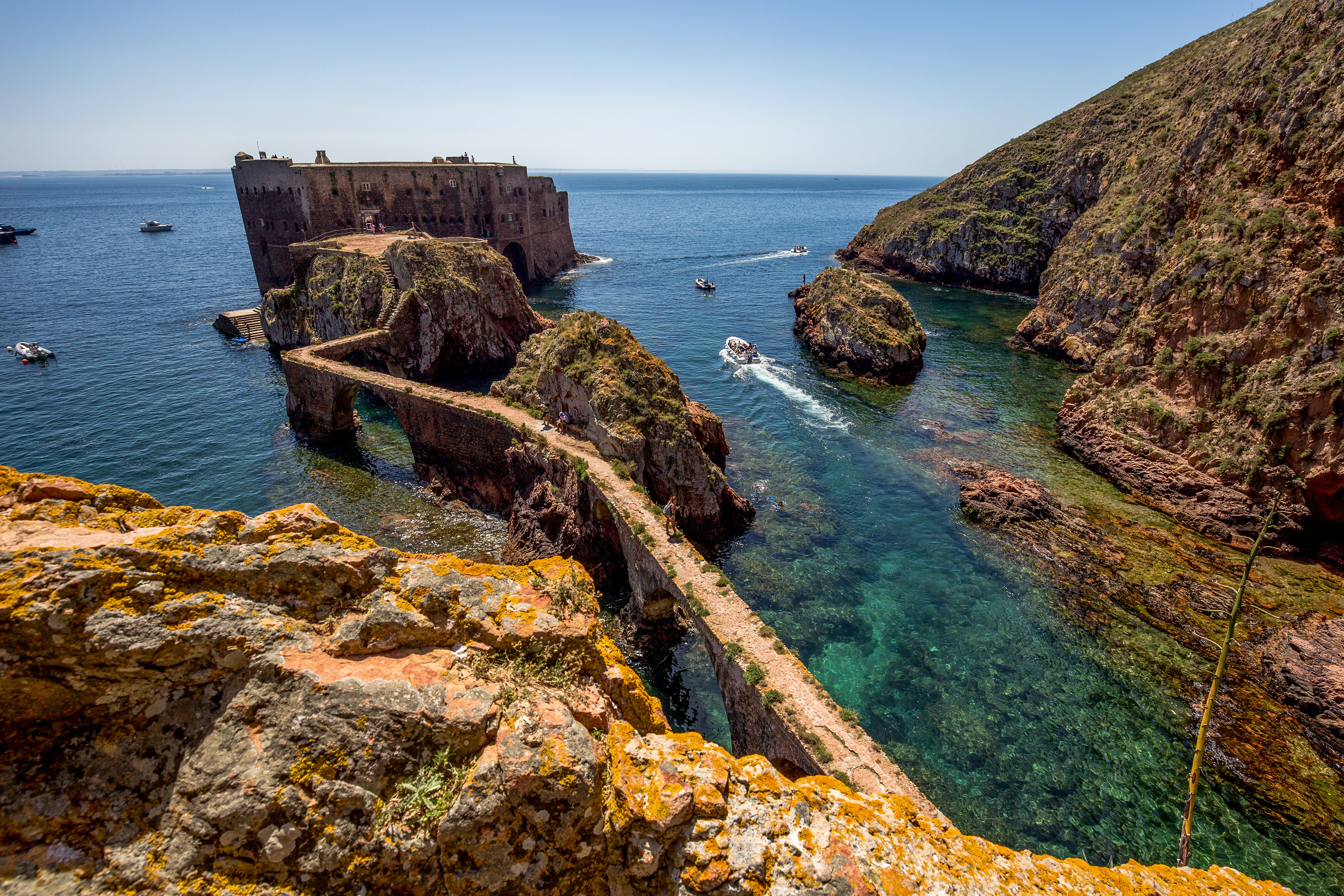 Фотографии Крепость Португалия Berlenga Grande Скала Природа Остров 5120x3414 Утес скале скалы