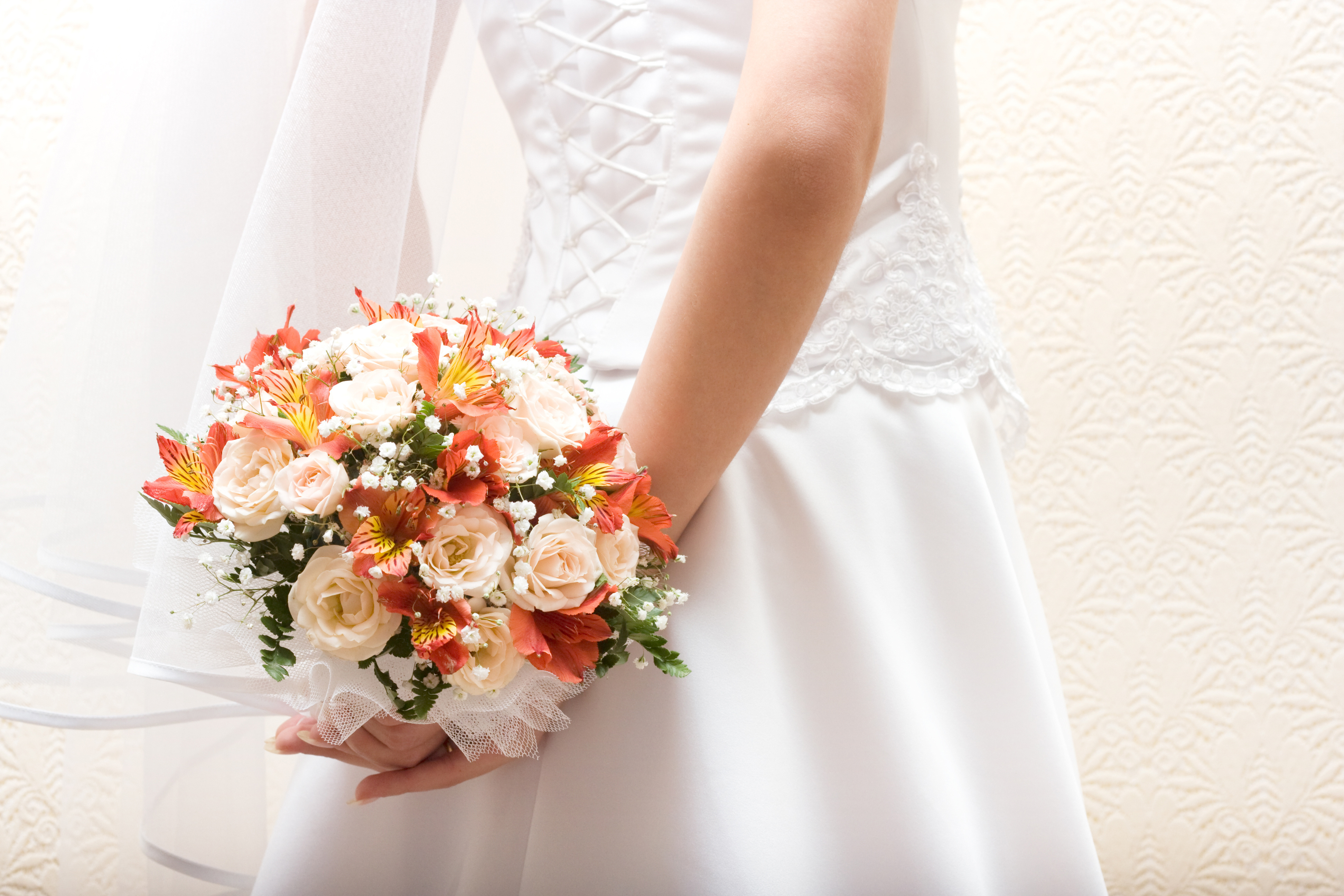 Невеста с цветами скачать