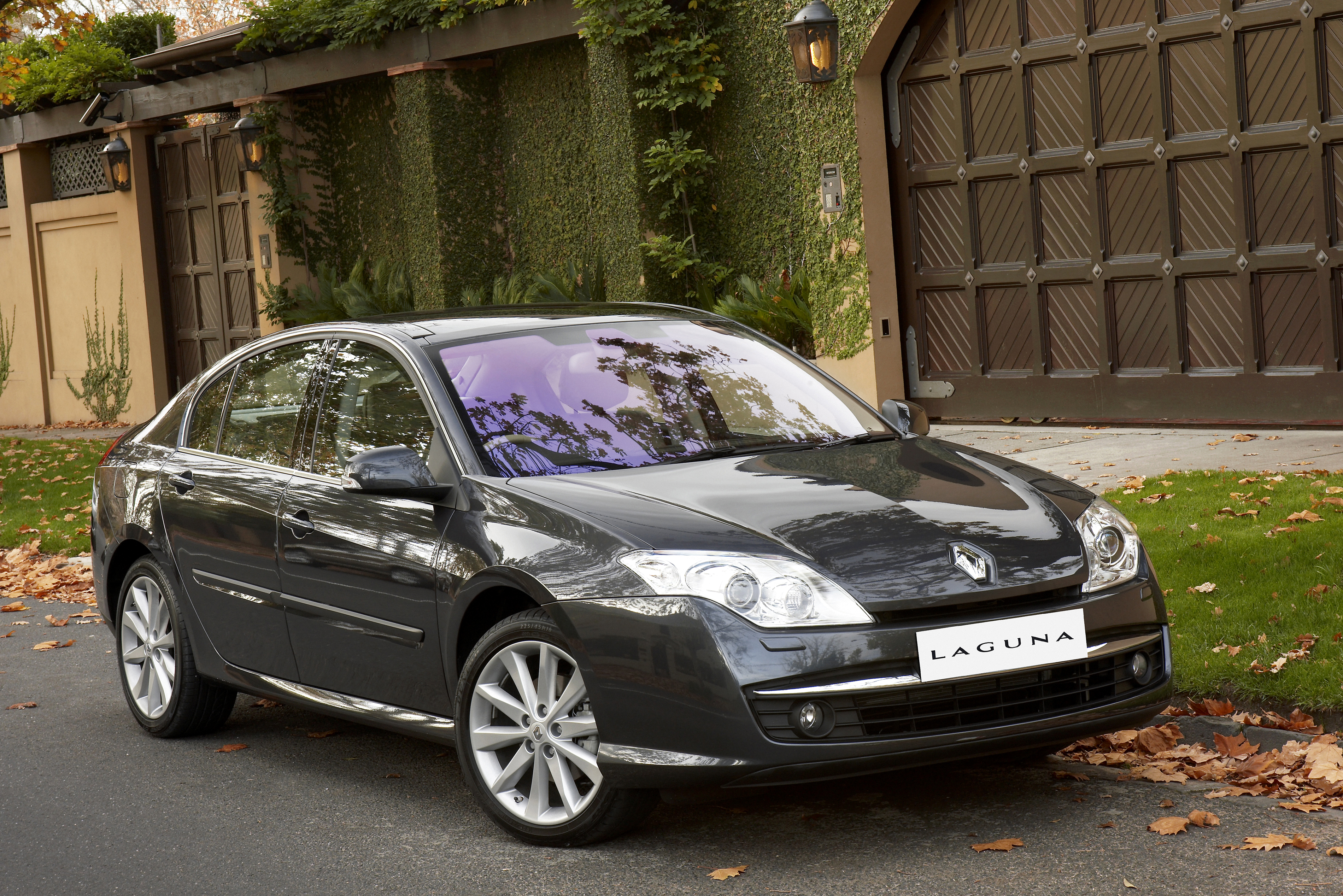 Рено лагуна фото. Рено Лагуна 2008. Renault Laguna 3 2008. Ренаулт Лагуна 2008. Машина Рено Лагуна 2008.