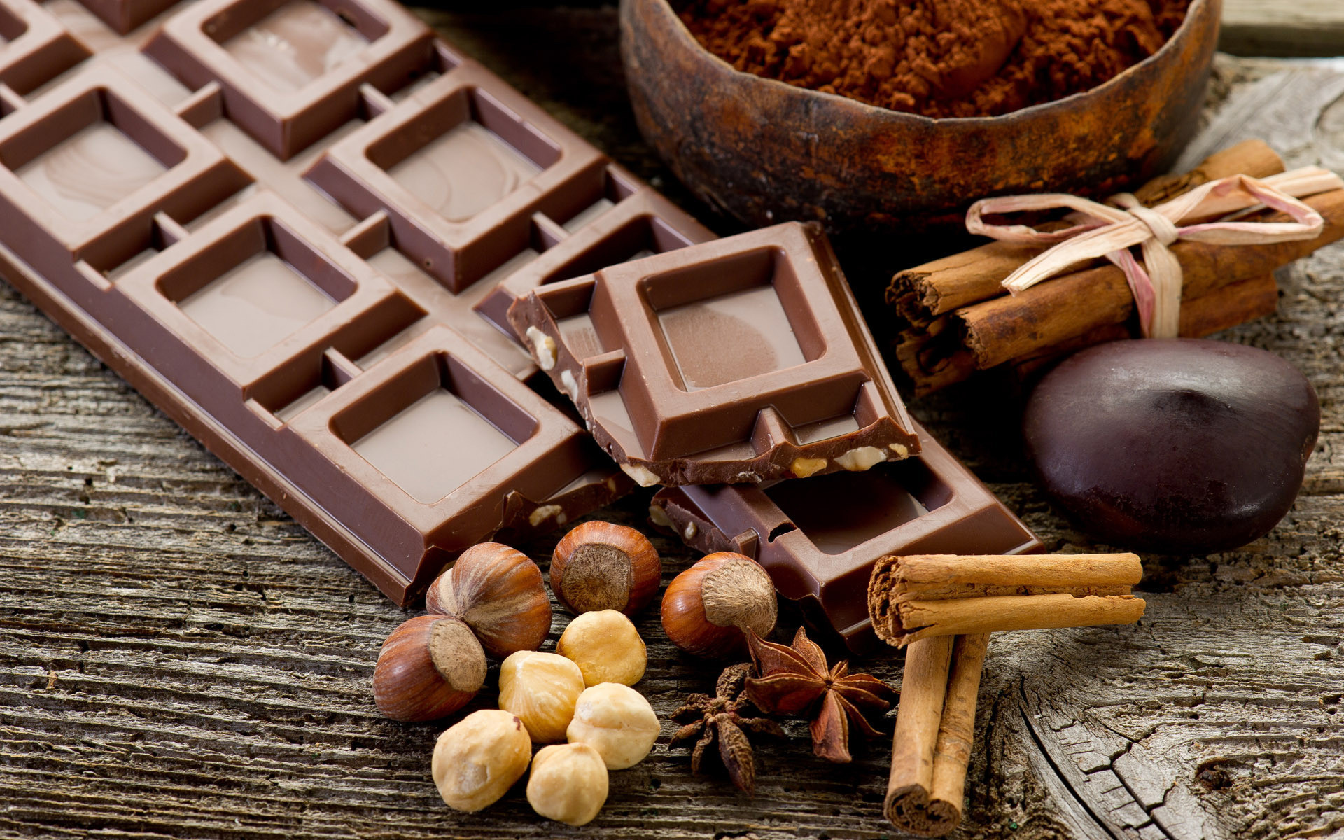 Chocolate_Nuts_Cinnamon_436017.jpg