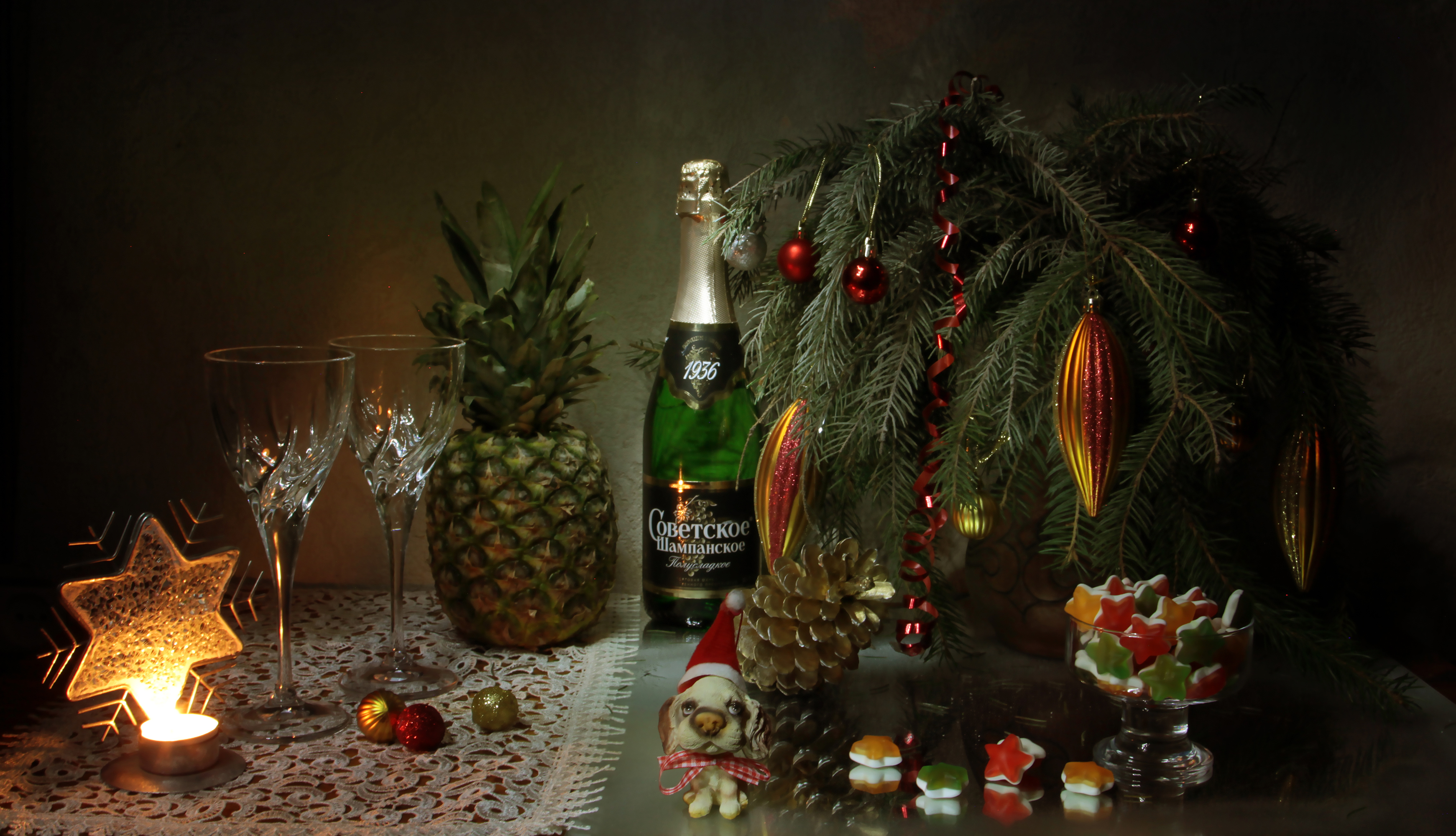 Christmas_Still-life_Sweets_Champagne_Pi