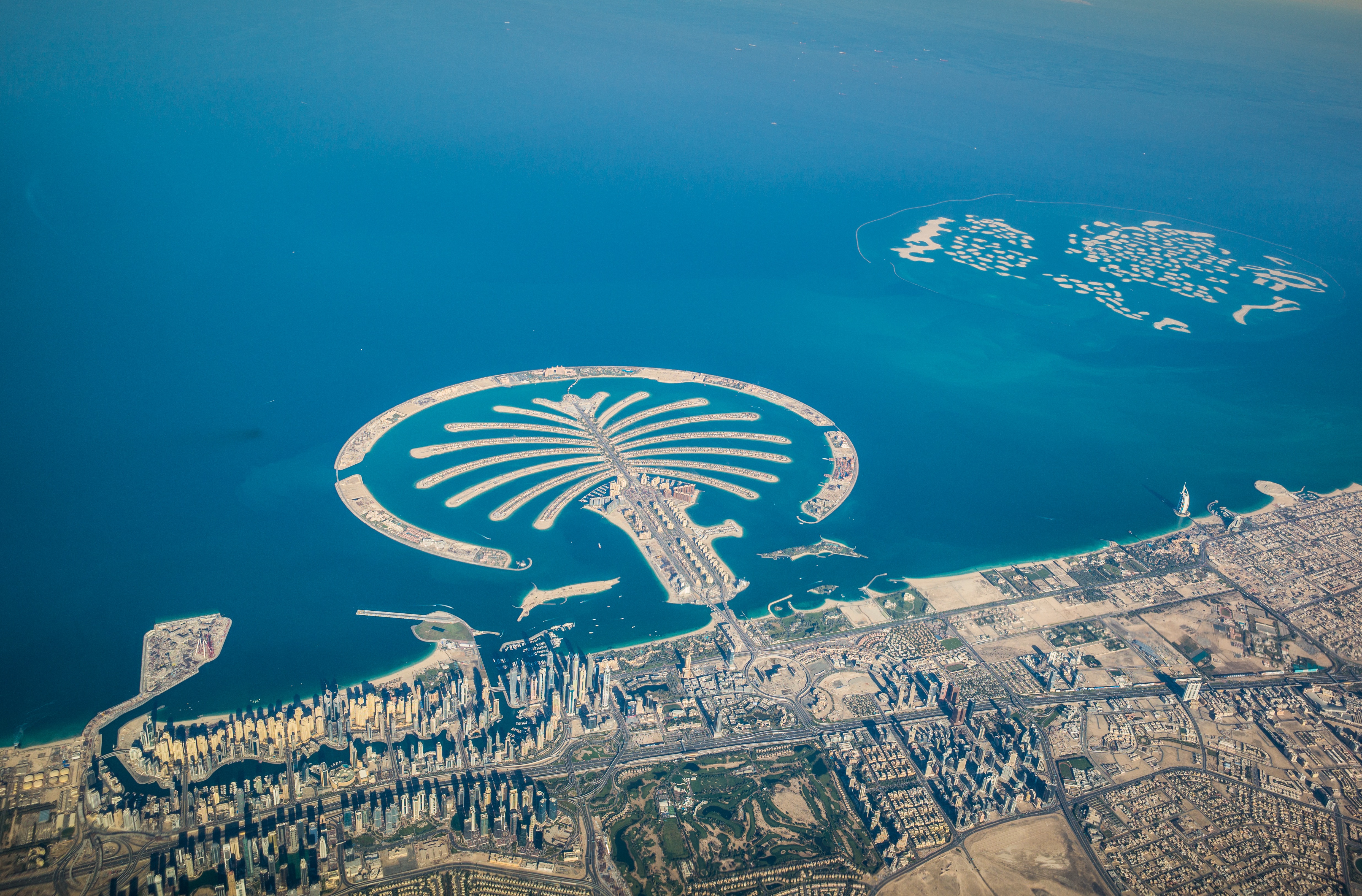 Дубай сверху. Остров в Дубае Палм-Джумейра. Дубай Palm Jumeirah. Искусственный остров в Дубае Пальма. Искусственный остров Пальма Джумейра в ОАЭ.
