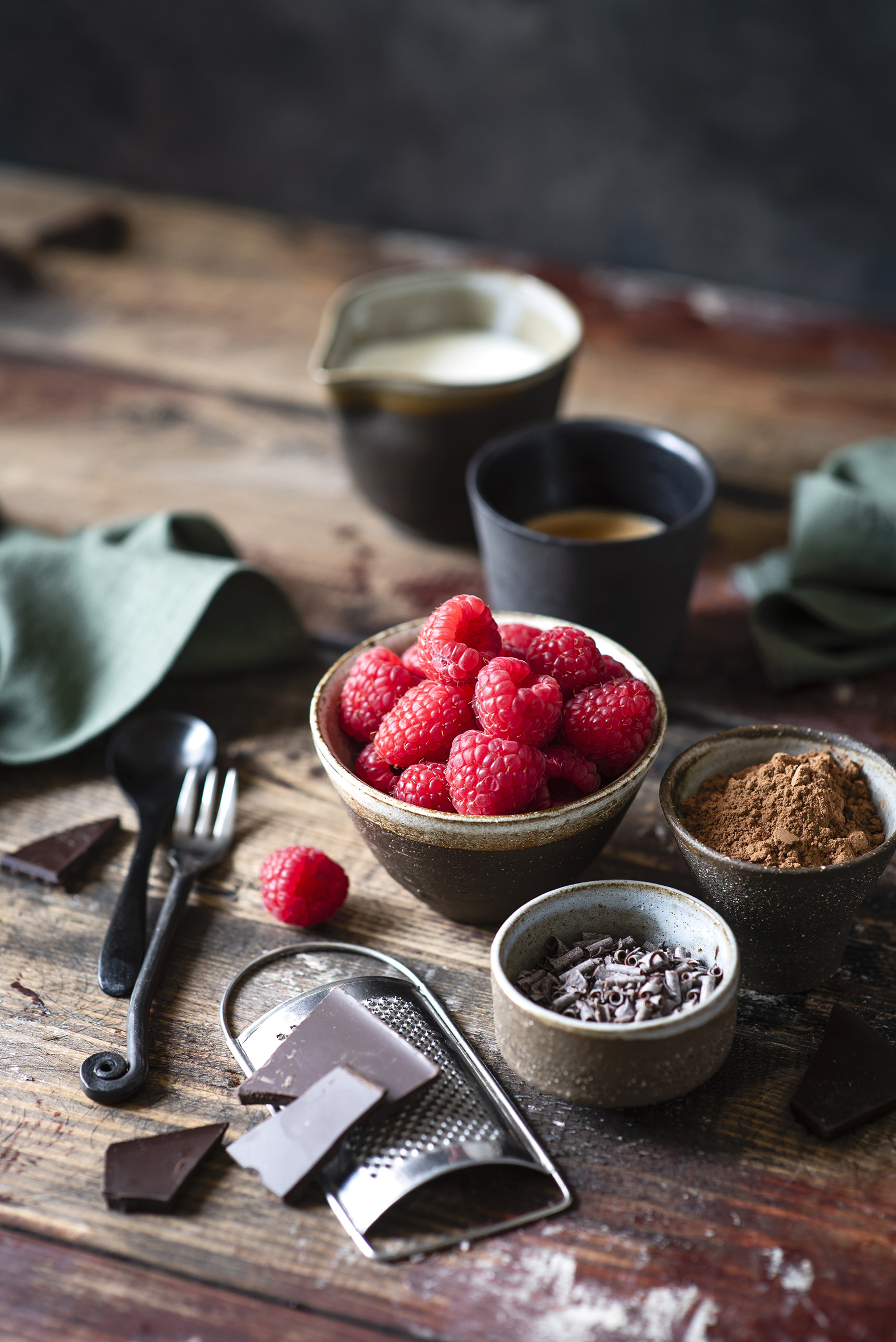 Картинка Шоколад Какао порошок Малина Еда Доски  для мобильного телефона Пища Продукты питания