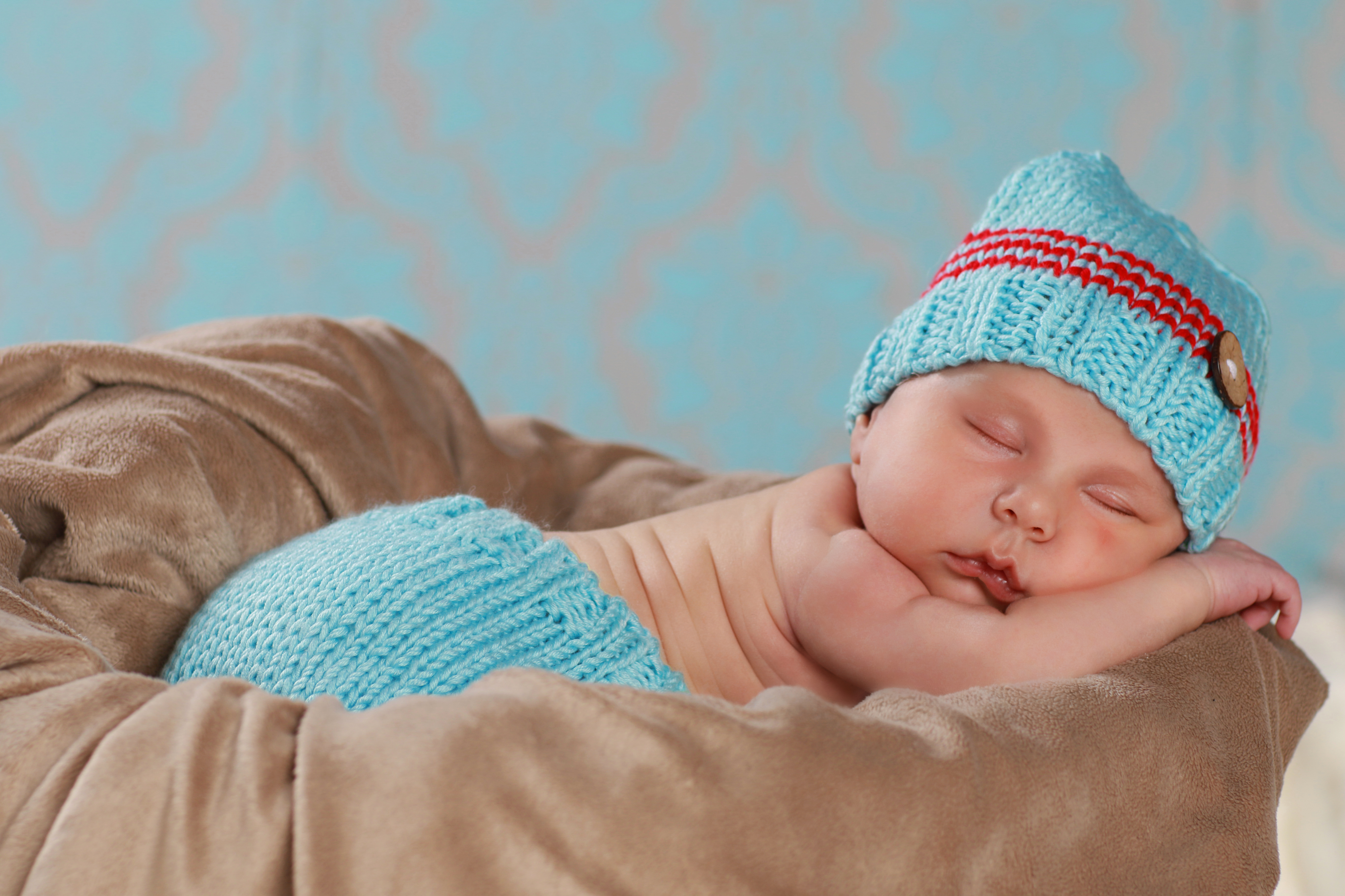 Летнему мальчику новорожденному. Новорождённые дети. Спящий младенец. Картинки для младенцев.