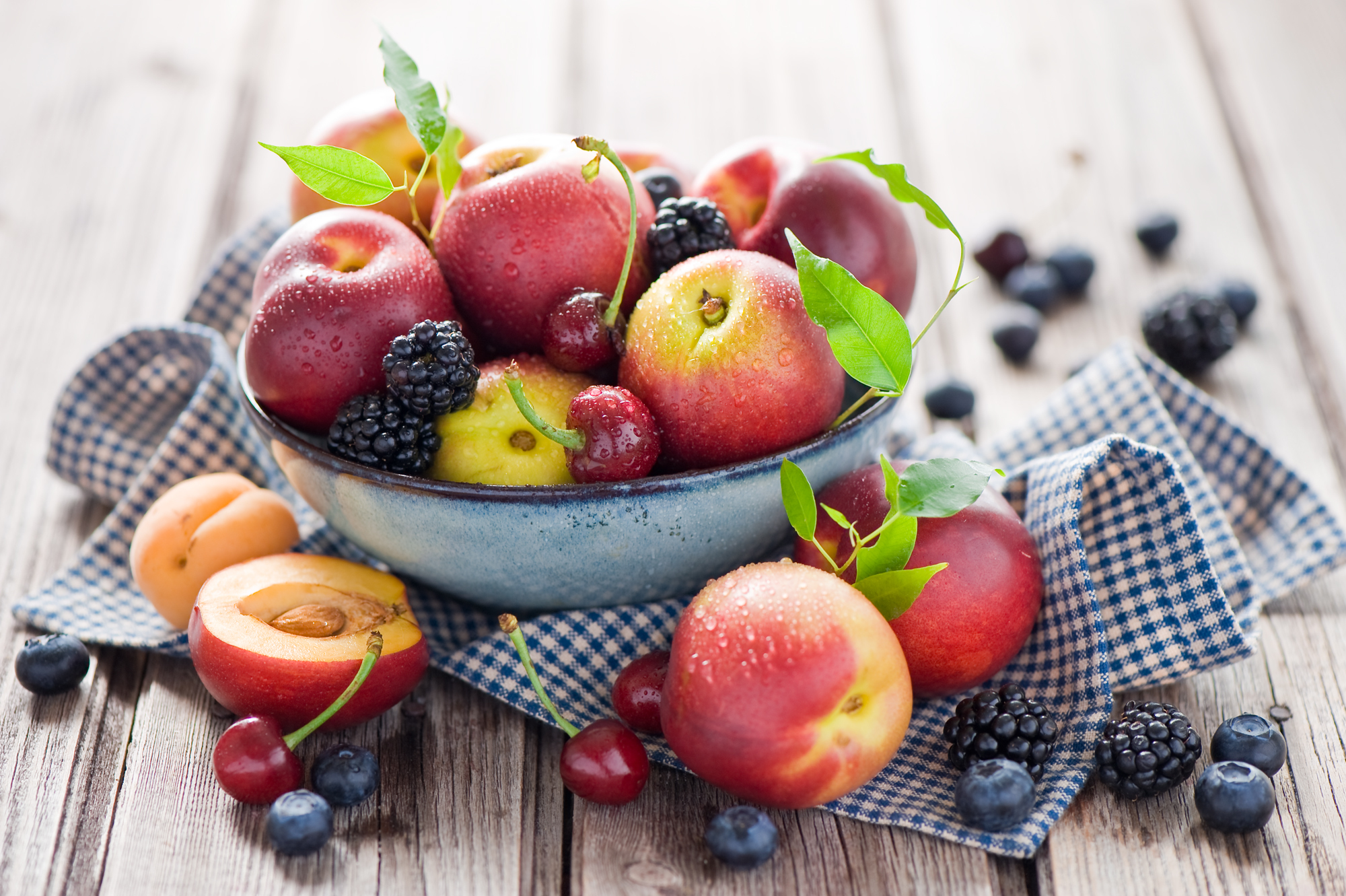 ягоды фрукты тарелка бесплатно
