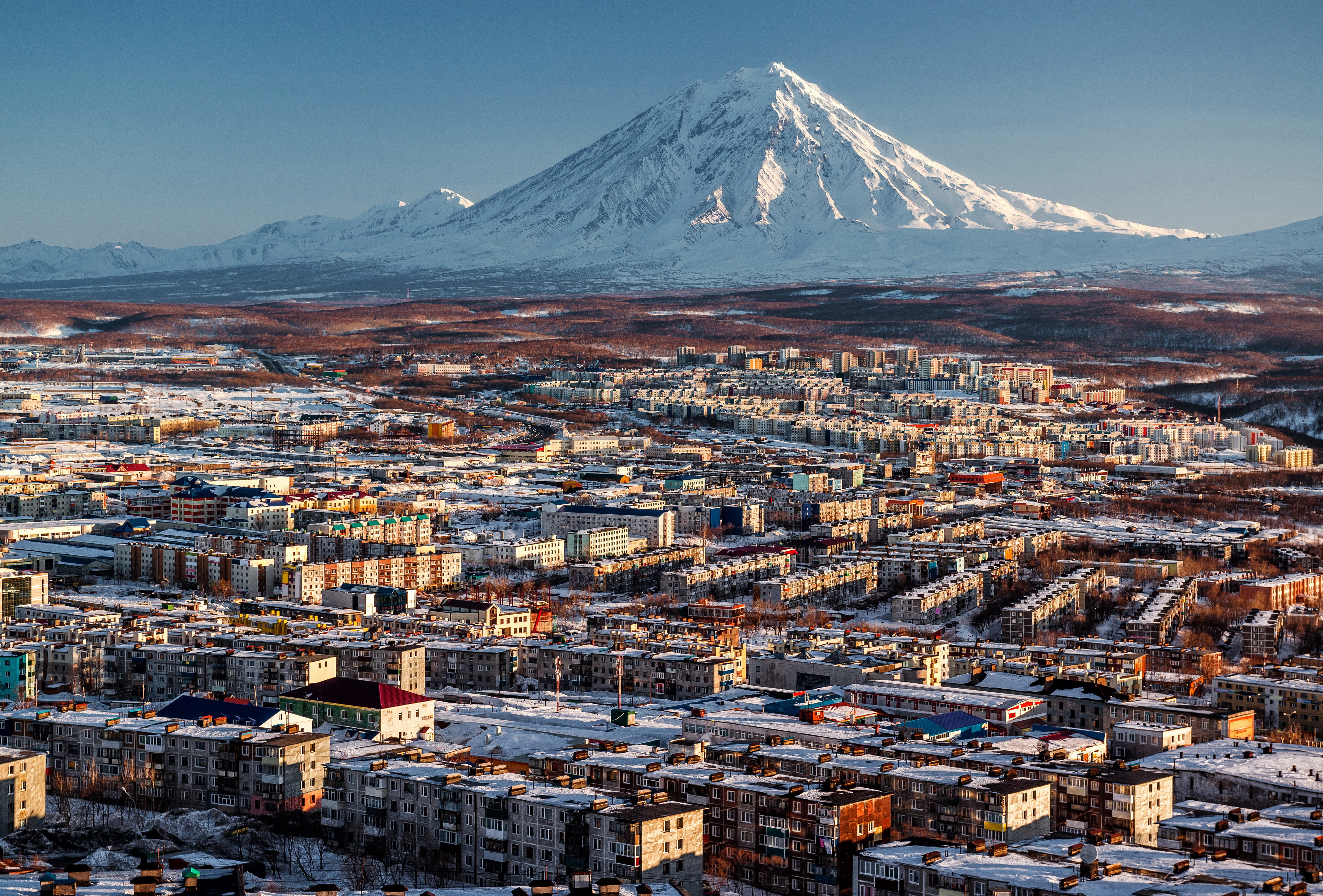 Фотография Россия Петропавловск-Камчатский Горы Дома 4200x2846