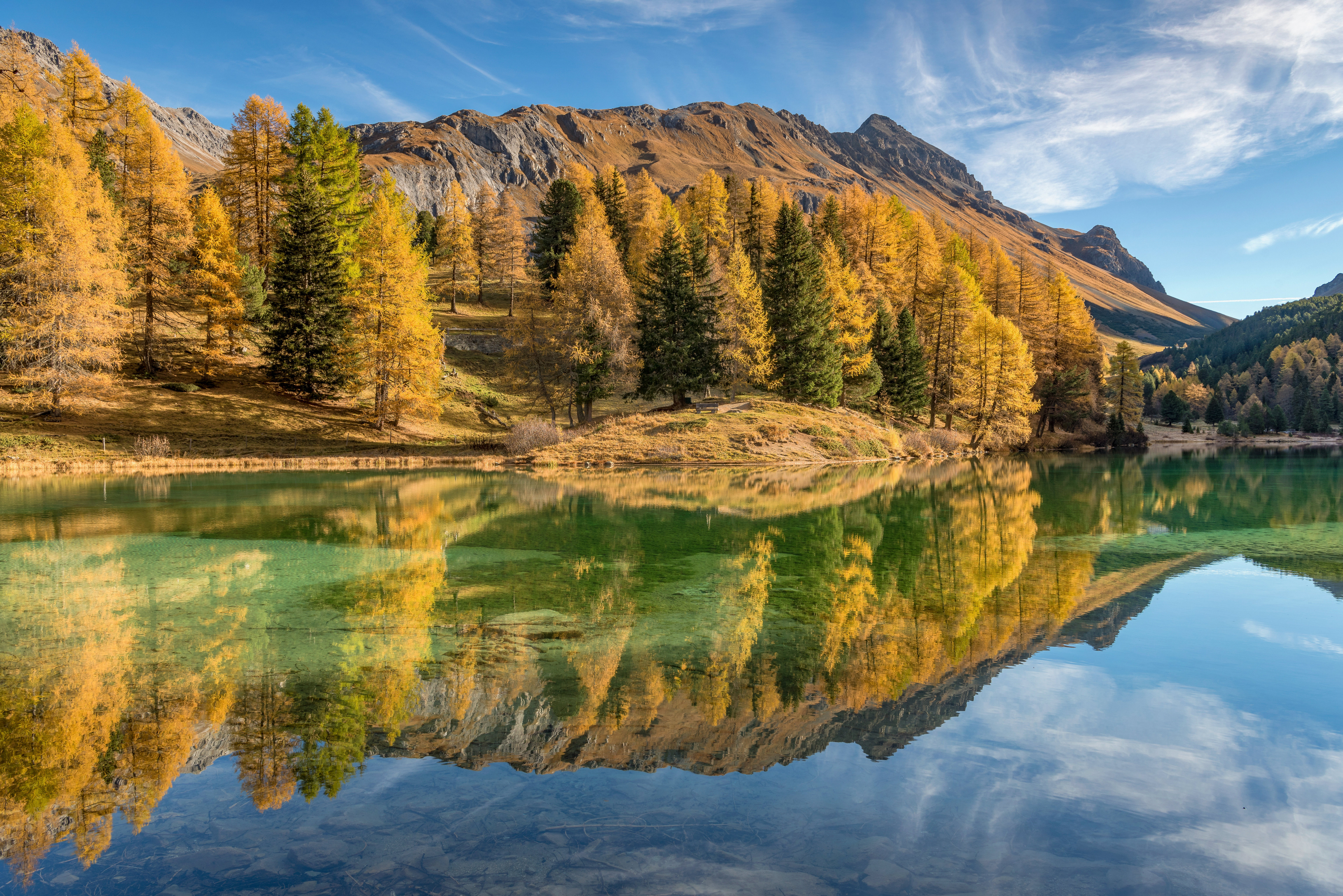Фотография Швейцария Graubünden Горы осенние Природа Озеро Пейзаж Отражение гора Осень отражении отражается