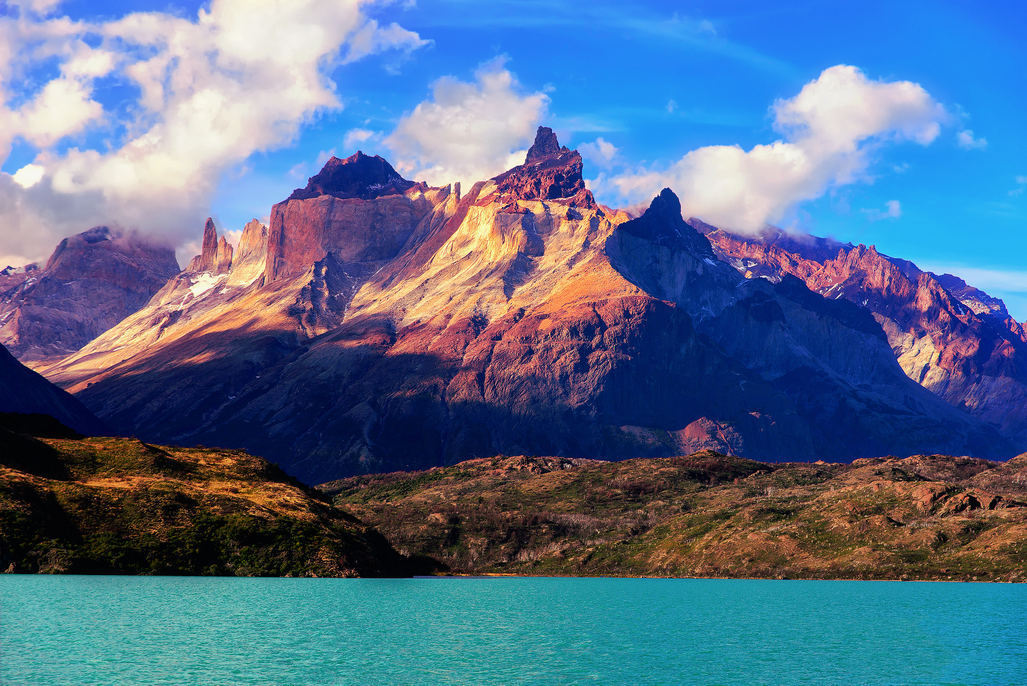 Рельеф природы южной америки. Горы Торрес дель Пайне. Торрес дель Пайне.Южная Америка. Парк Торрес дель Пайне Чили. Чили горы Анды.