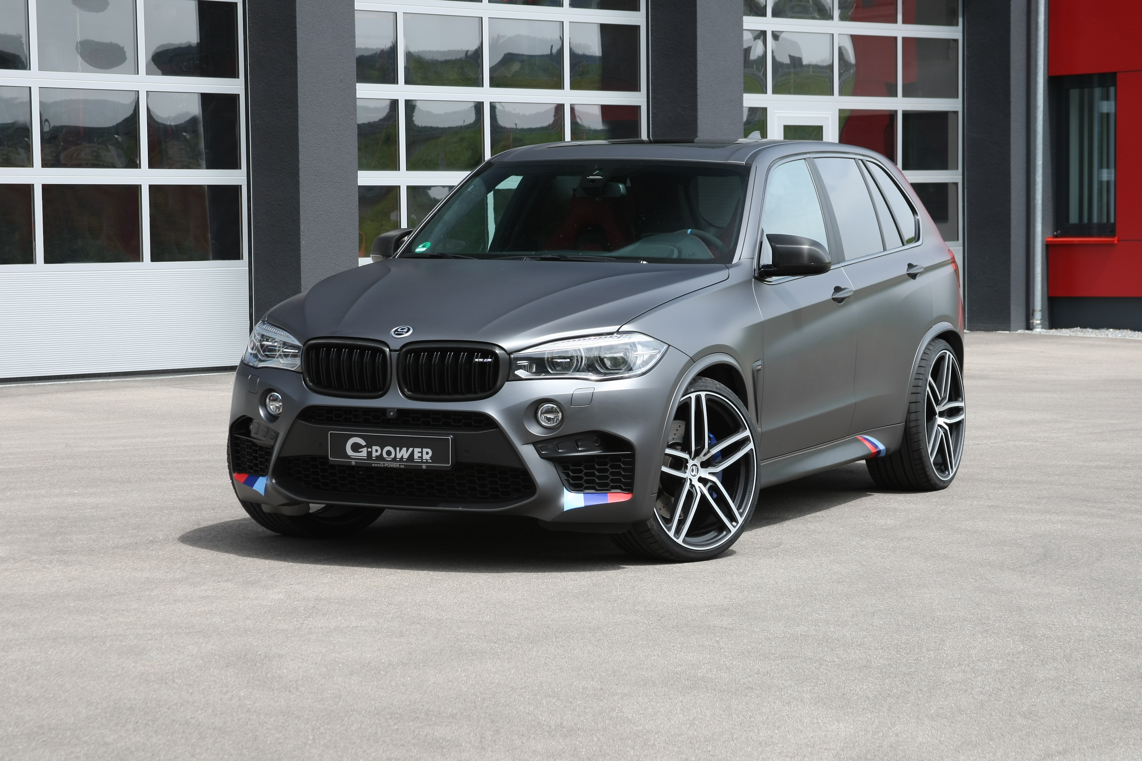 X6 pro серый. BMW x5m f85. BMW x5m g Power. BMW x5m f85 серый. BMW x5 m 2016 f85.