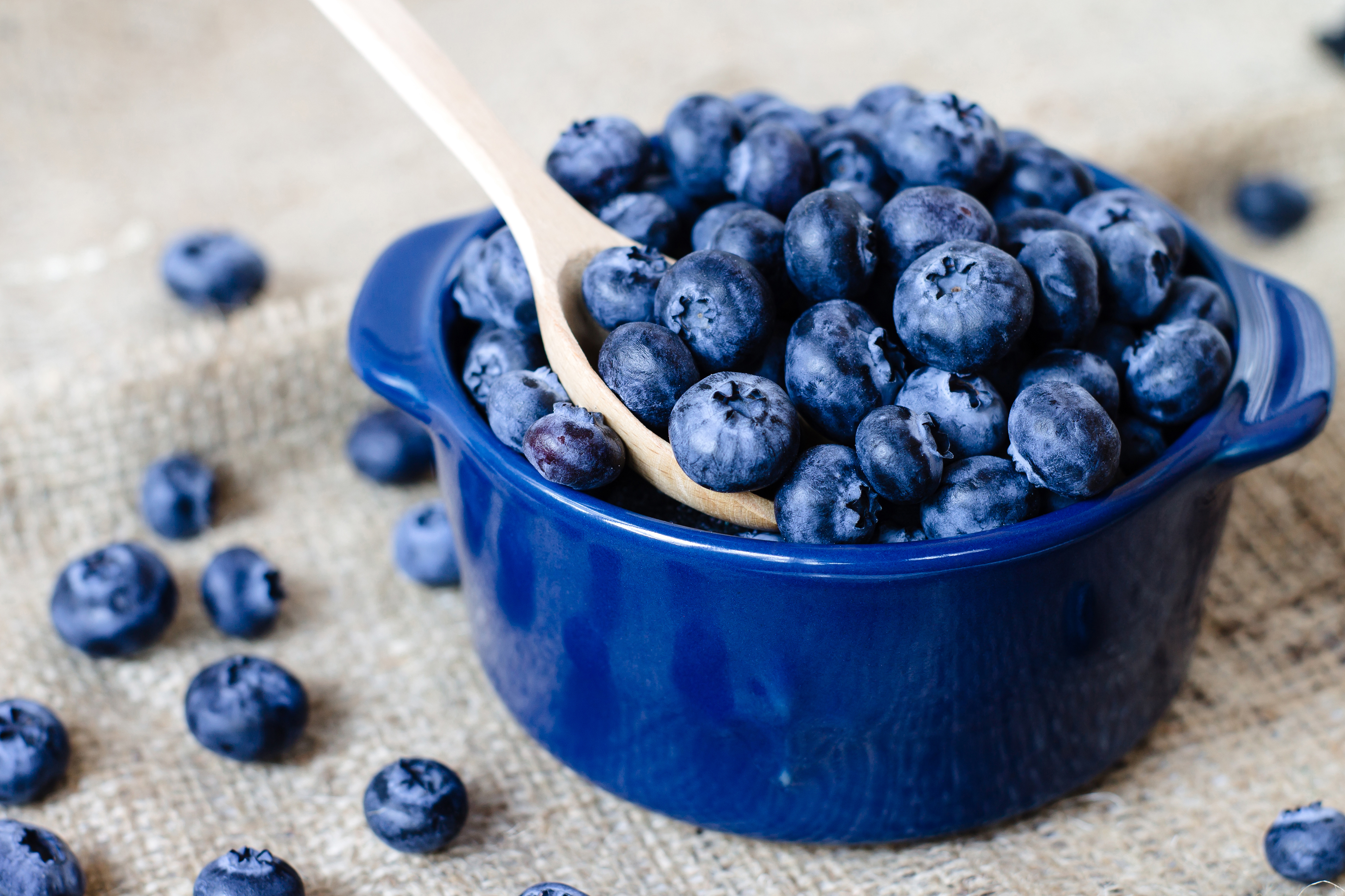 еда черника ягоды food blueberries berries скачать