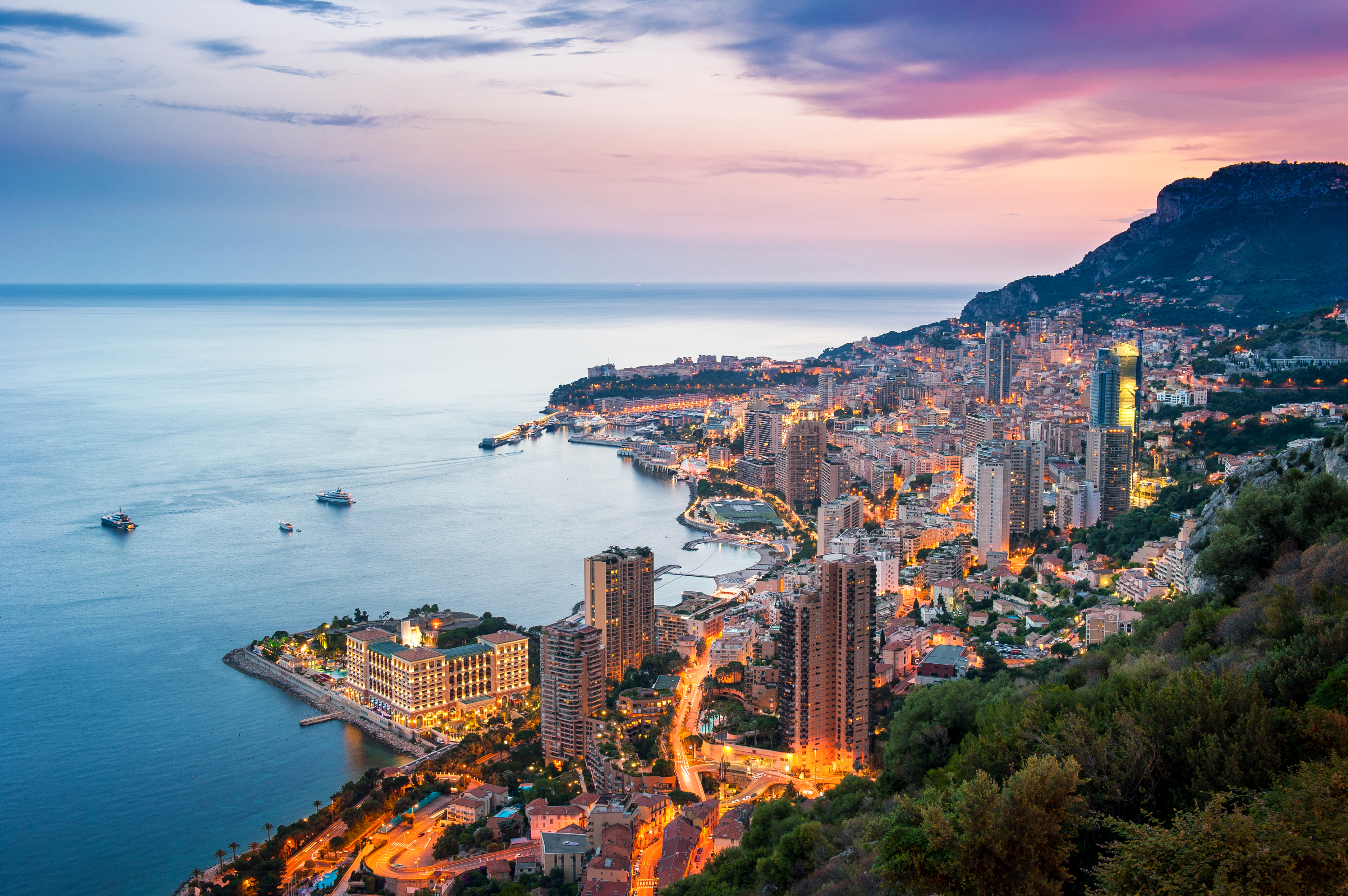 Отдых красивые города. Французская Ривьера княжество Монако. Монако Монте Карло. Монако Лазурный берег Франции. Монте Карло столица Монако.