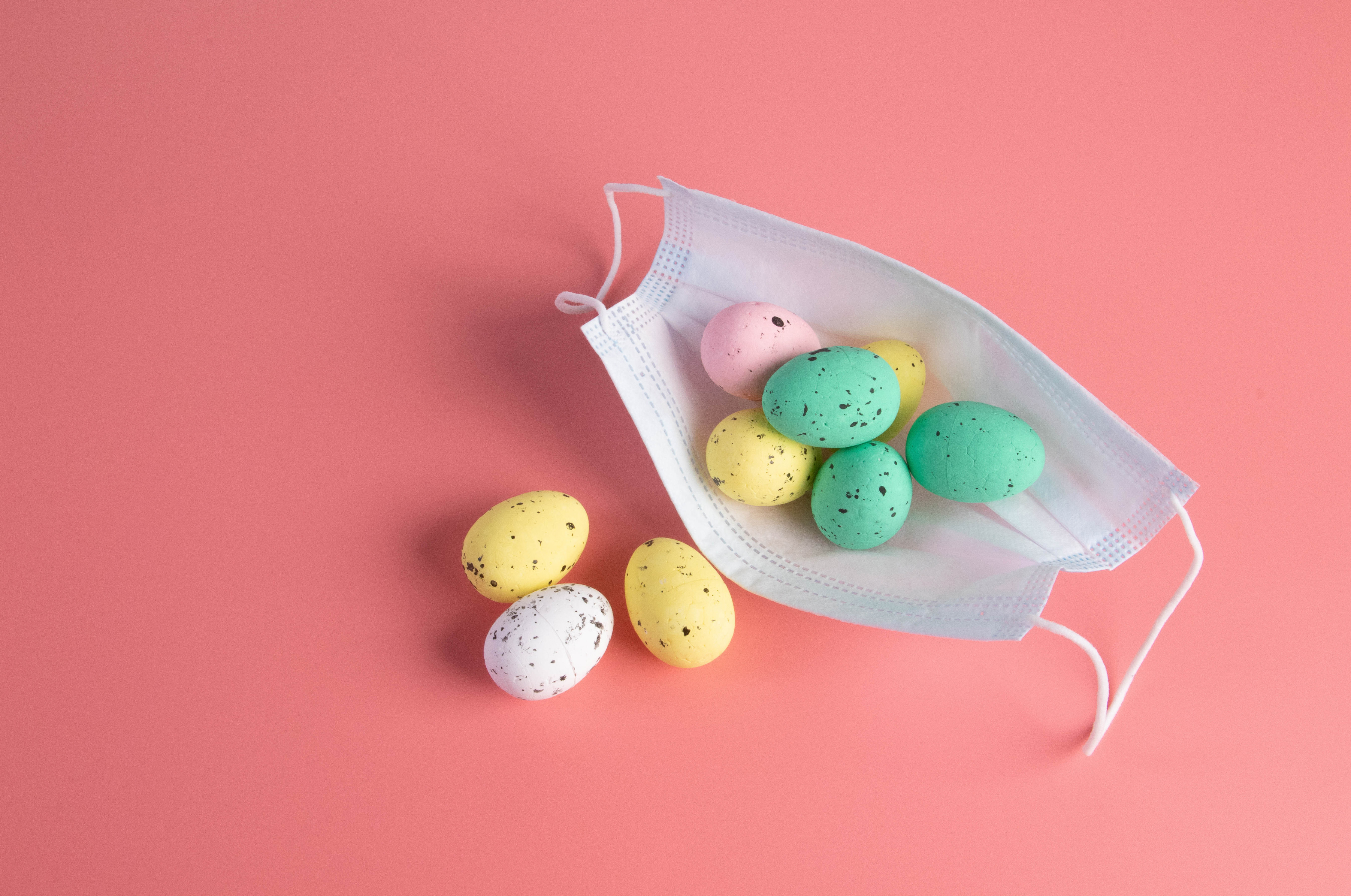 Картинка Пасха Коронавирус яйцо Пища Маски Розовый фон яиц Яйца яйцами Еда Продукты питания