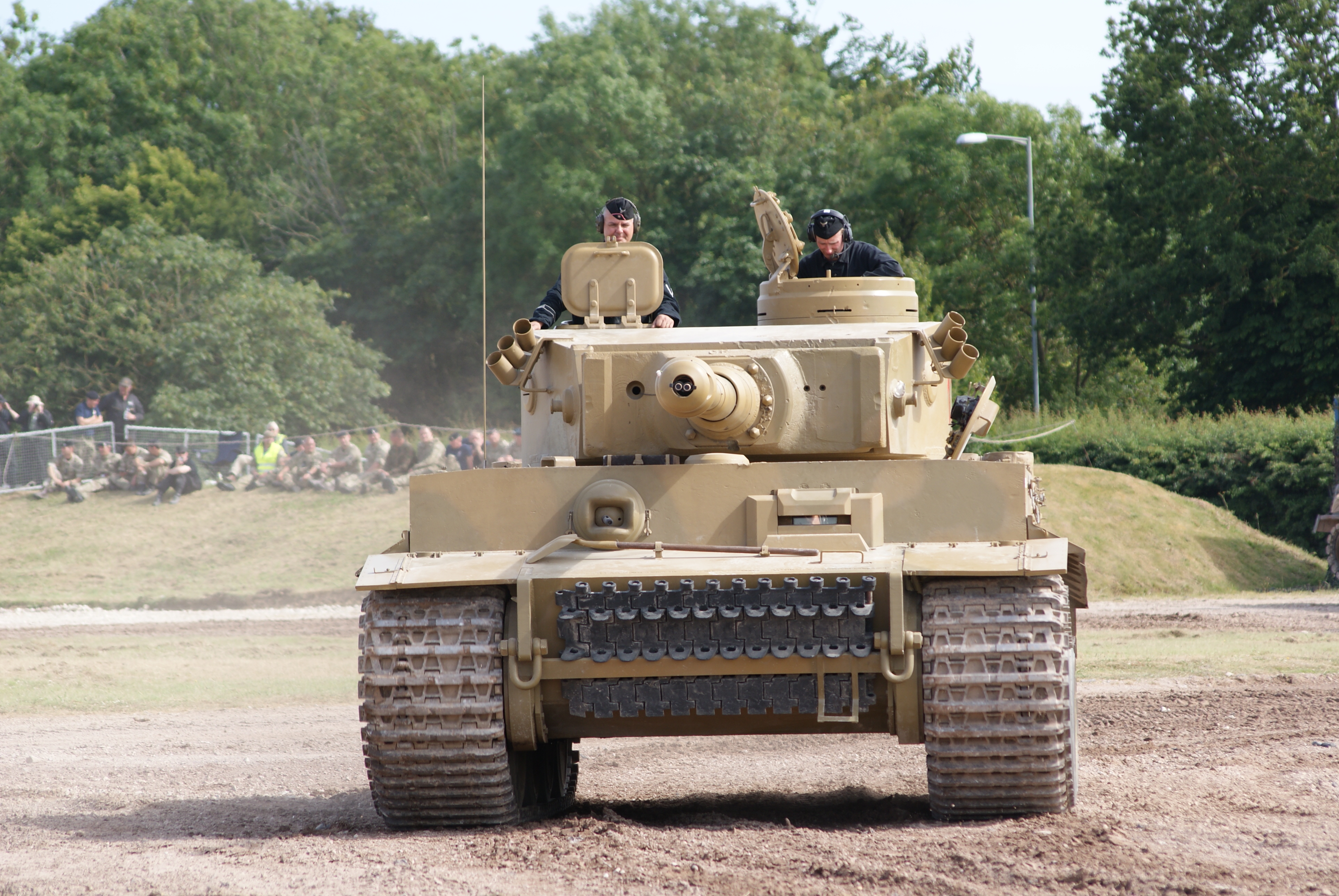 Немецкий танк тигр т. Танк т-6 тигр. Немецкий танк т-6 тигр. Танк тигр 6. Т6 танк вермахта.