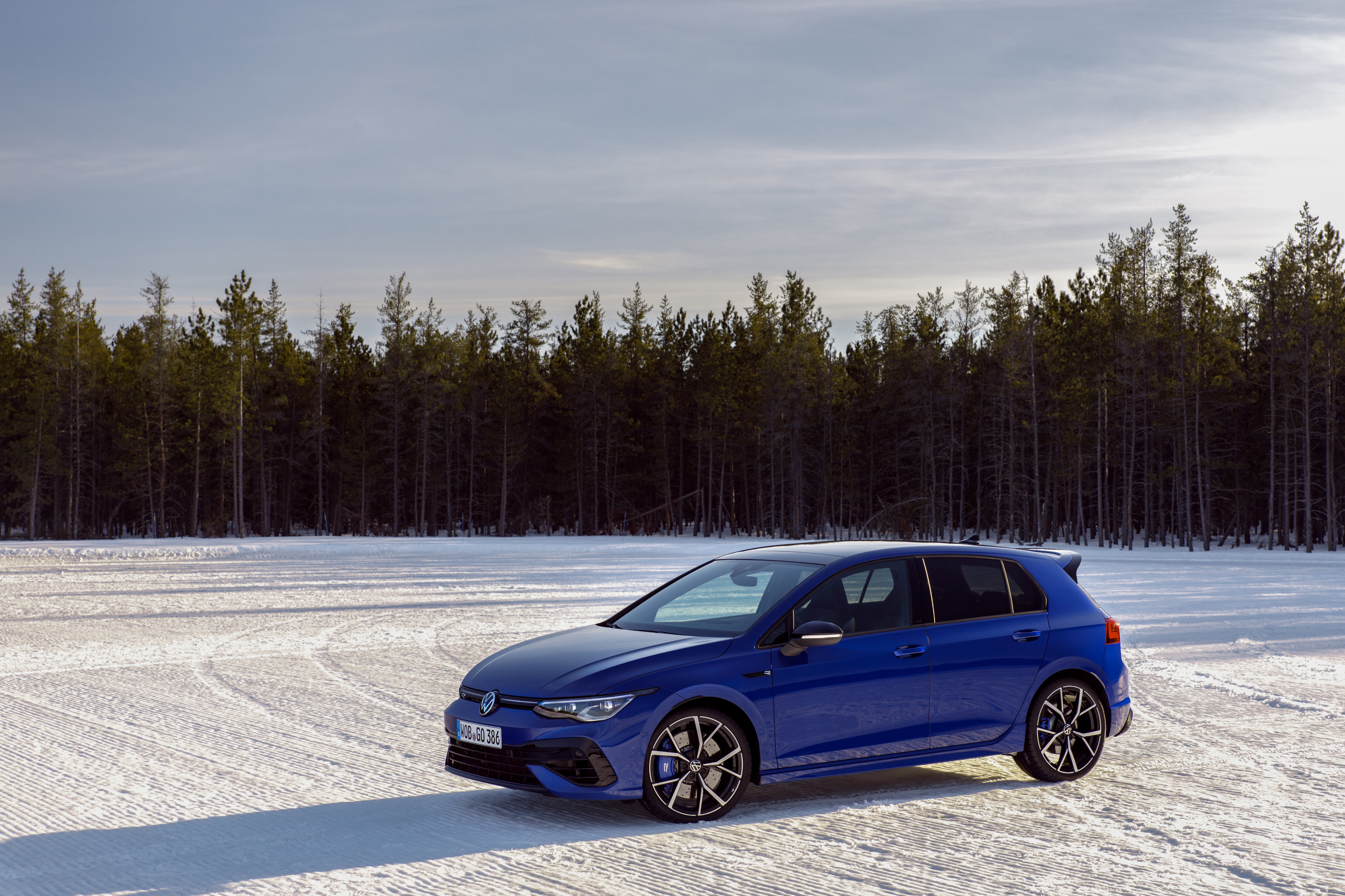 Картинка Volkswagen Универсал Golf R, Worldwide, 2020 синие Снег Металлик Автомобили 4500x3000 Фольксваген синяя Синий синих снега снегу снеге авто машины машина автомобиль