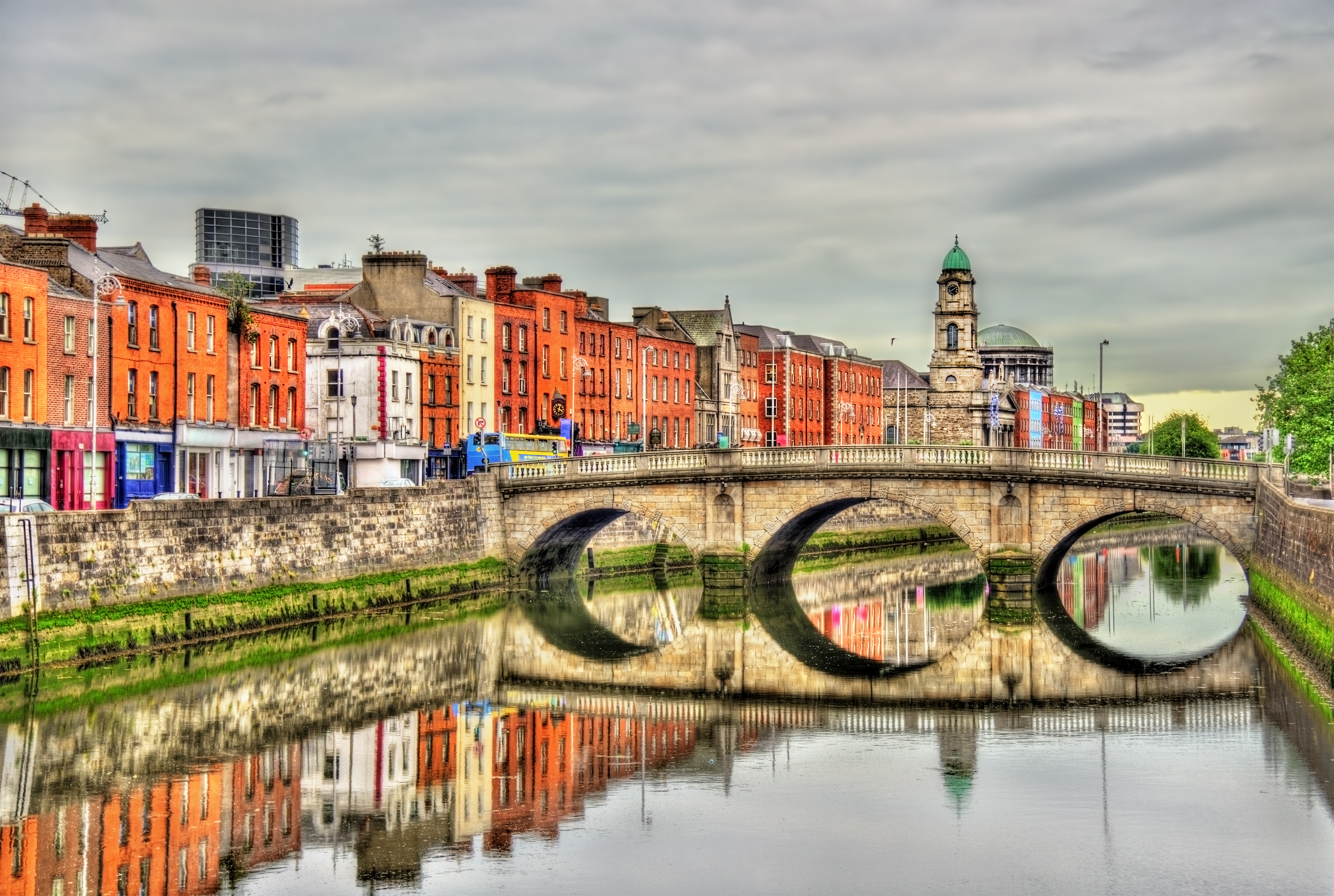 Дублин. Ирландия Дублин. Дублин столица. Река Лиффи Dublin. Ирландия столица Дублин улицы.