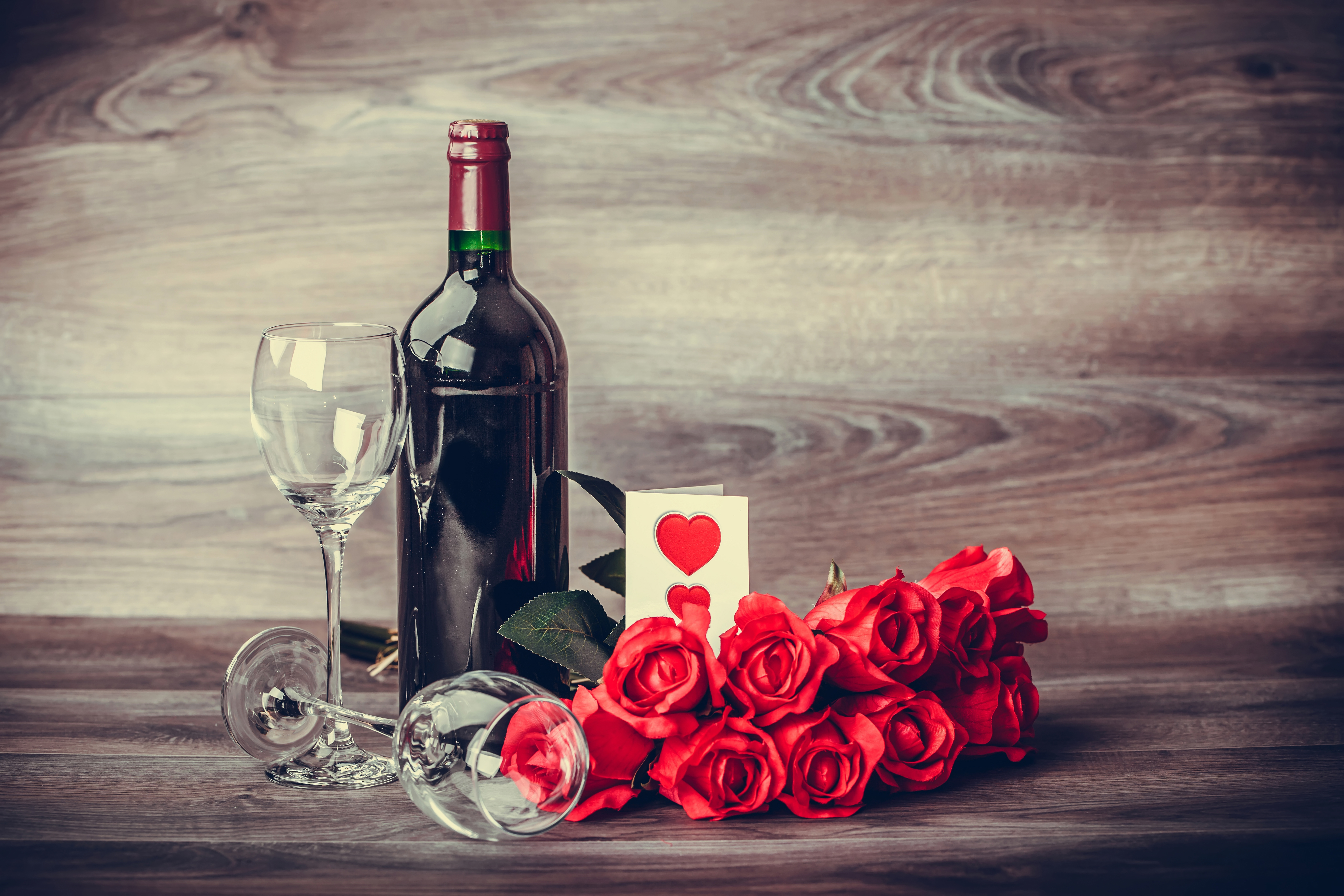 Хочу цветочки и вина. Розе вино. Букет цветов и вино. Вино и цветы.