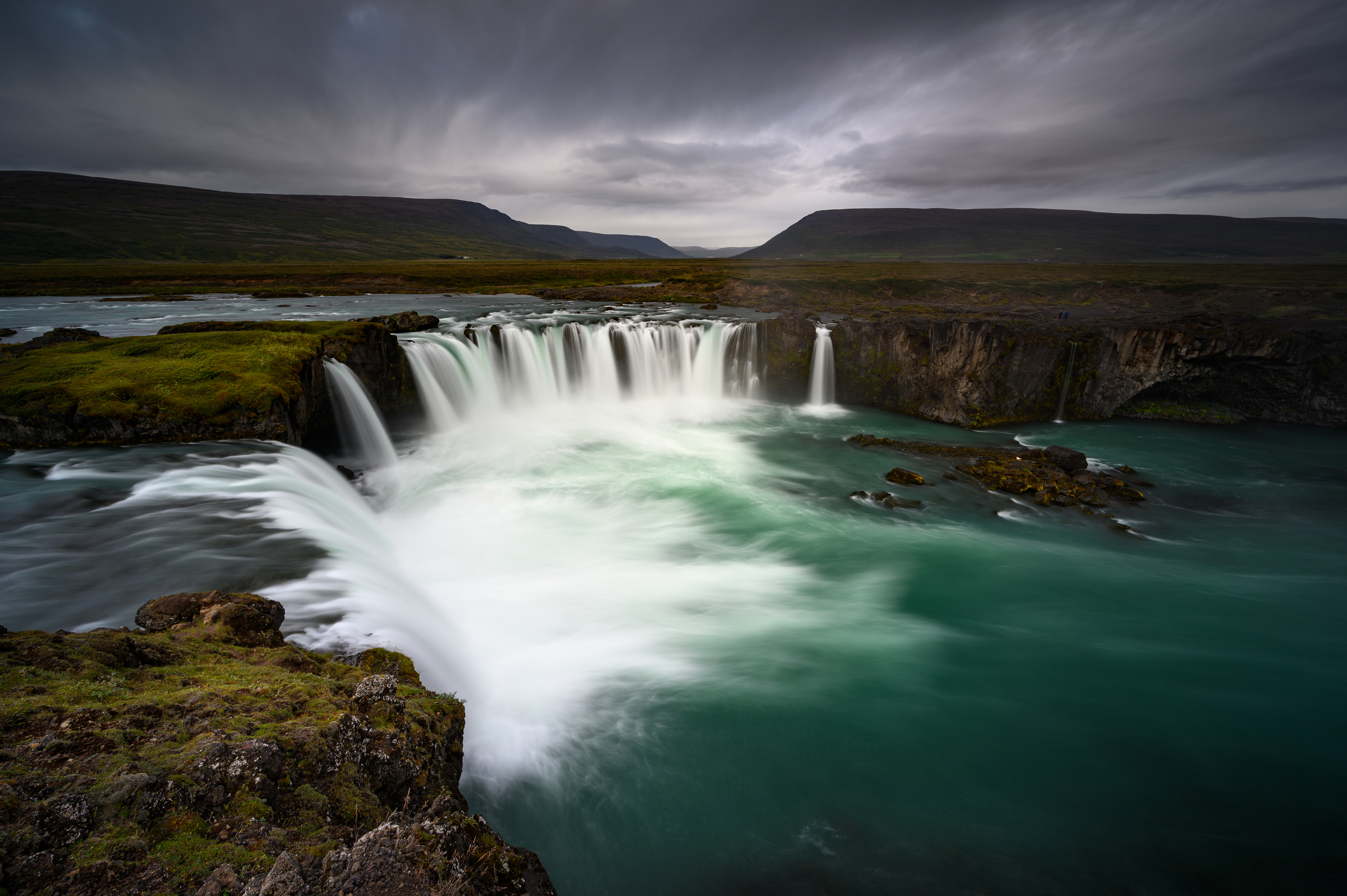 Исландия. Водопад Годафосс. Годафосс Исландия. Водопад торуфосс Исландия. Водопад Годафосс Исландия природа.