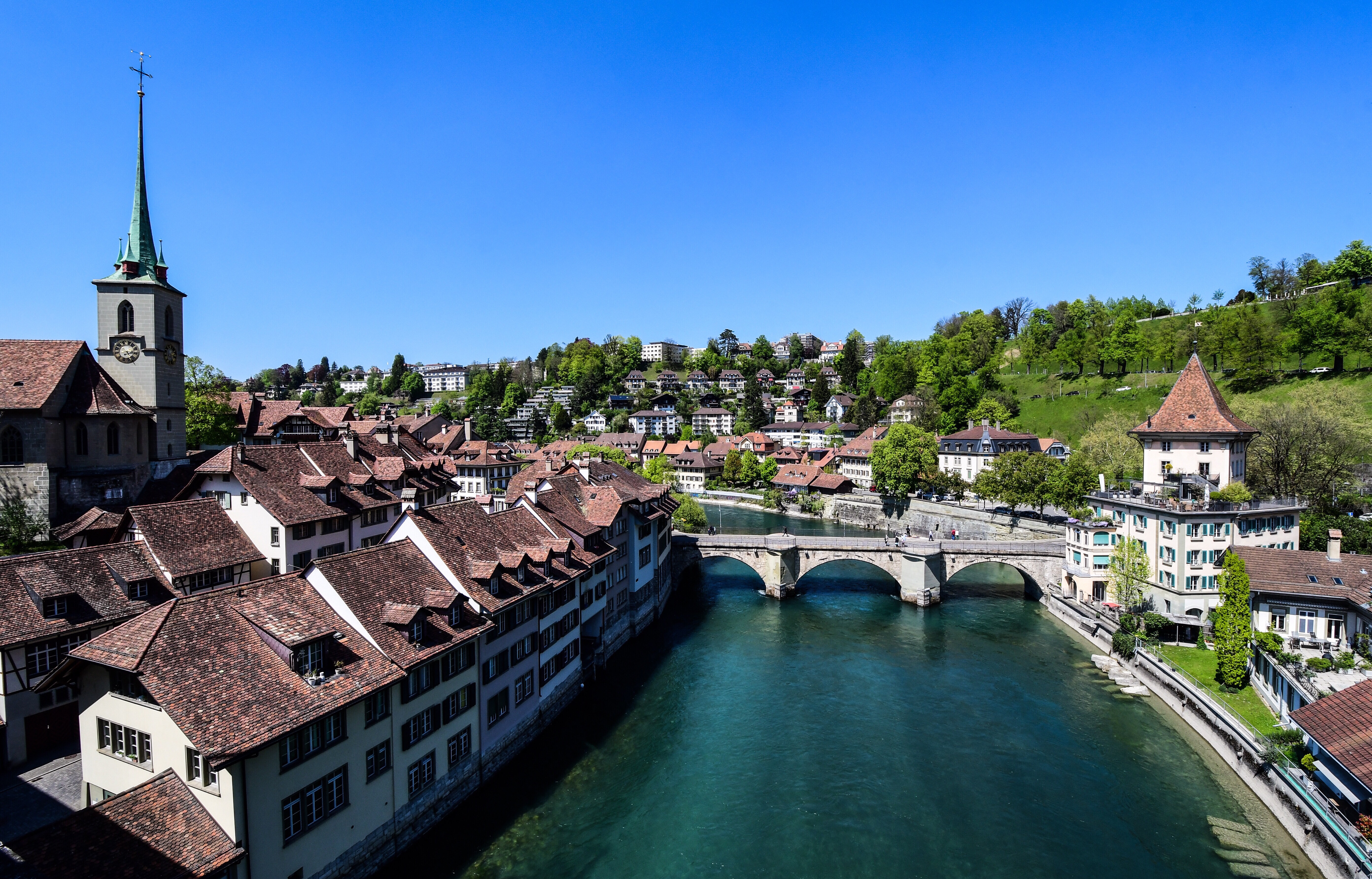 Город берн швейцария. Швейцария столица Берн. Ааре река в Швейцарии. Старый город Берна в Швейцарии. Швейцария город Берн (Bern).