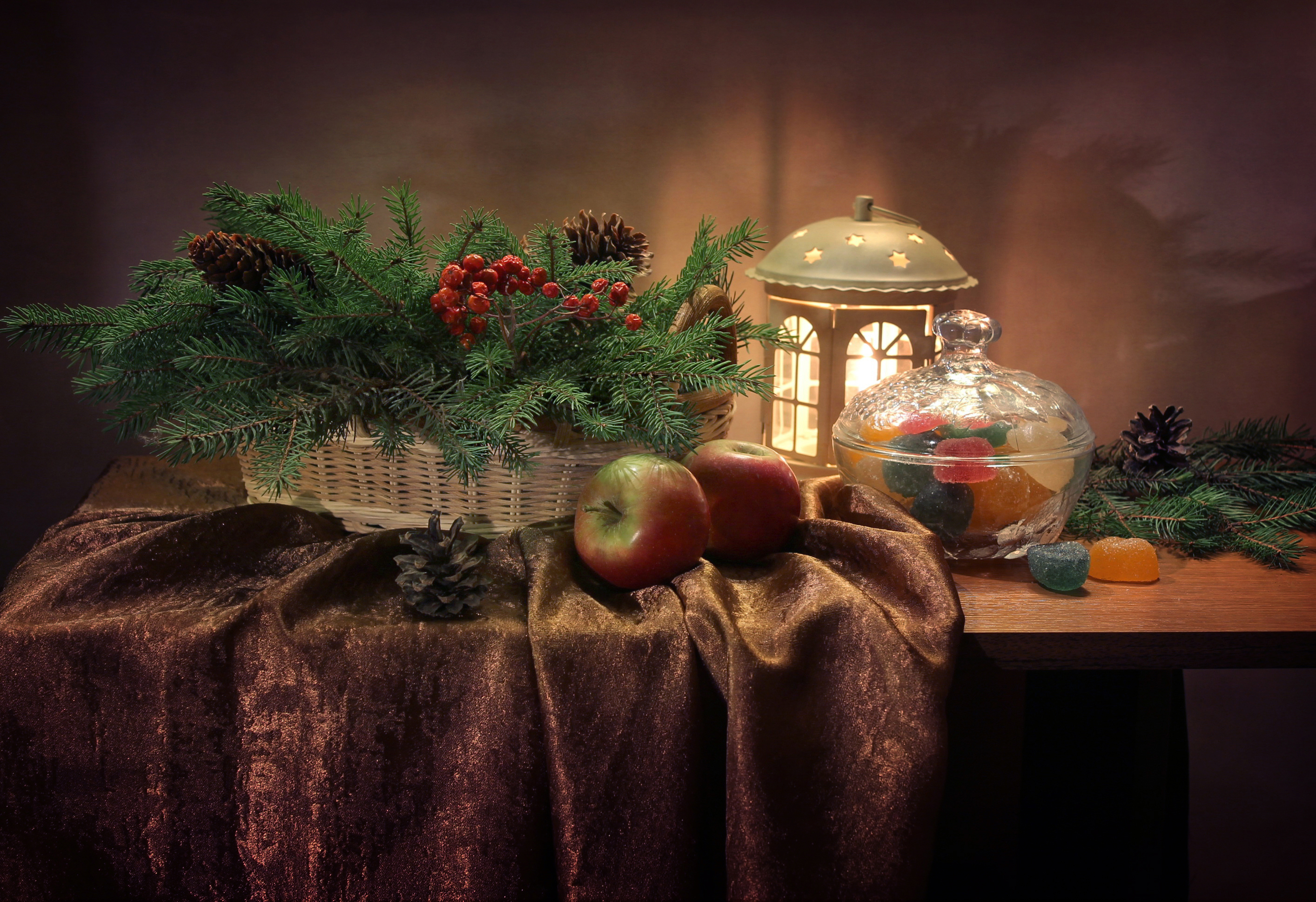Christmas_Still-life_Sweets_Marmalade_Apples_538958_2828x1938.jpg