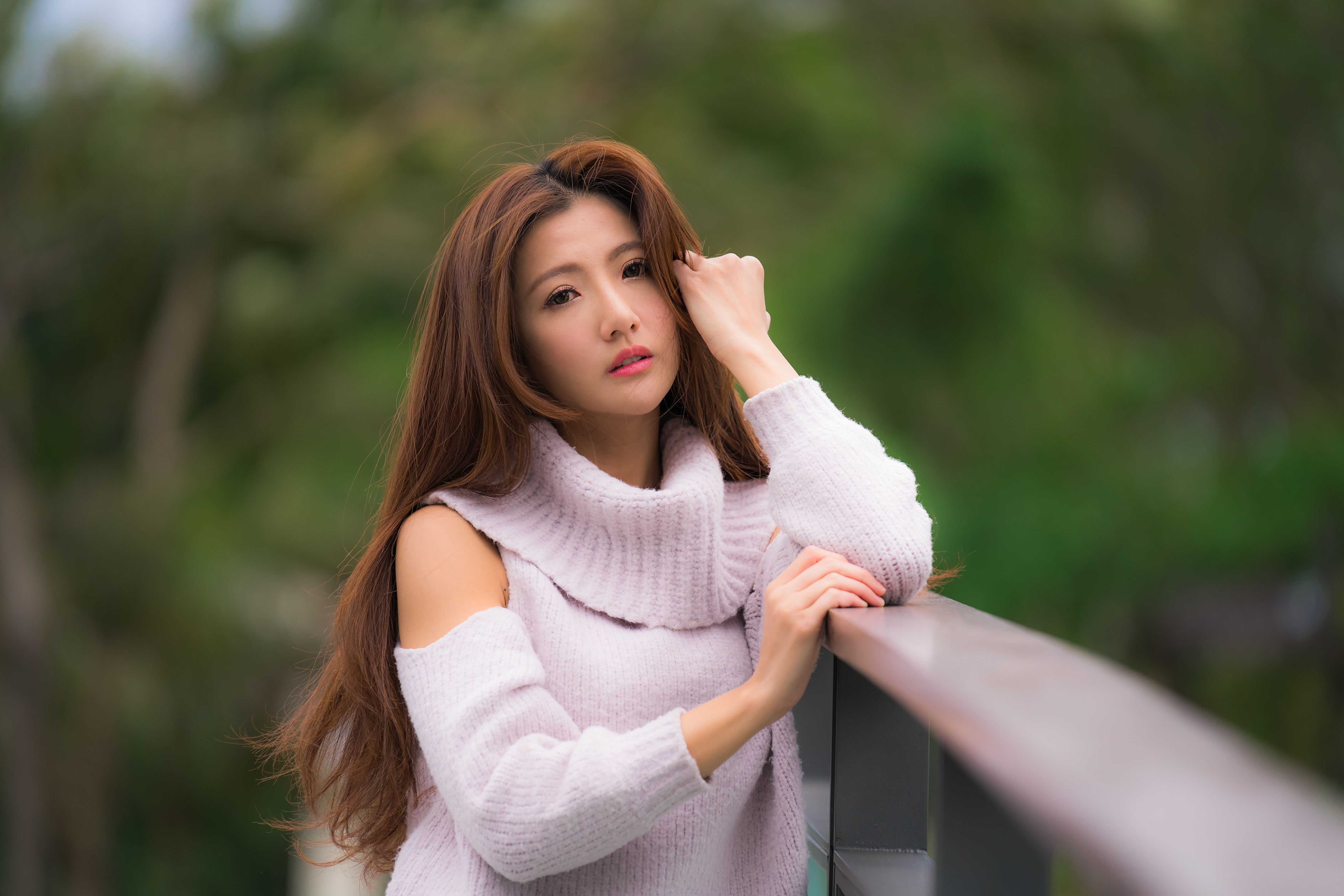 Asian no girl jumper Instagram Model