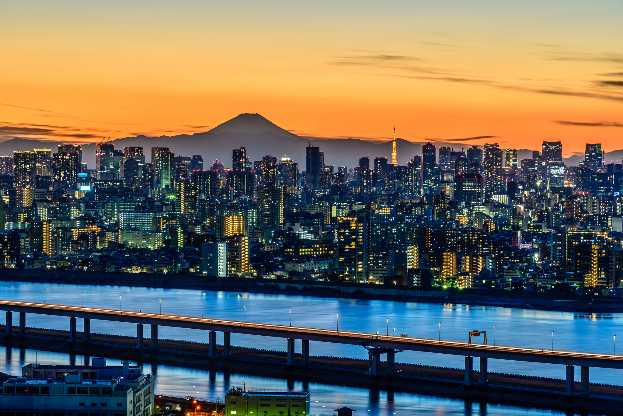 Япония токио. Токио Джапан. Изображение Токио столицы Японии. Город Йокогама Япония вулкан.