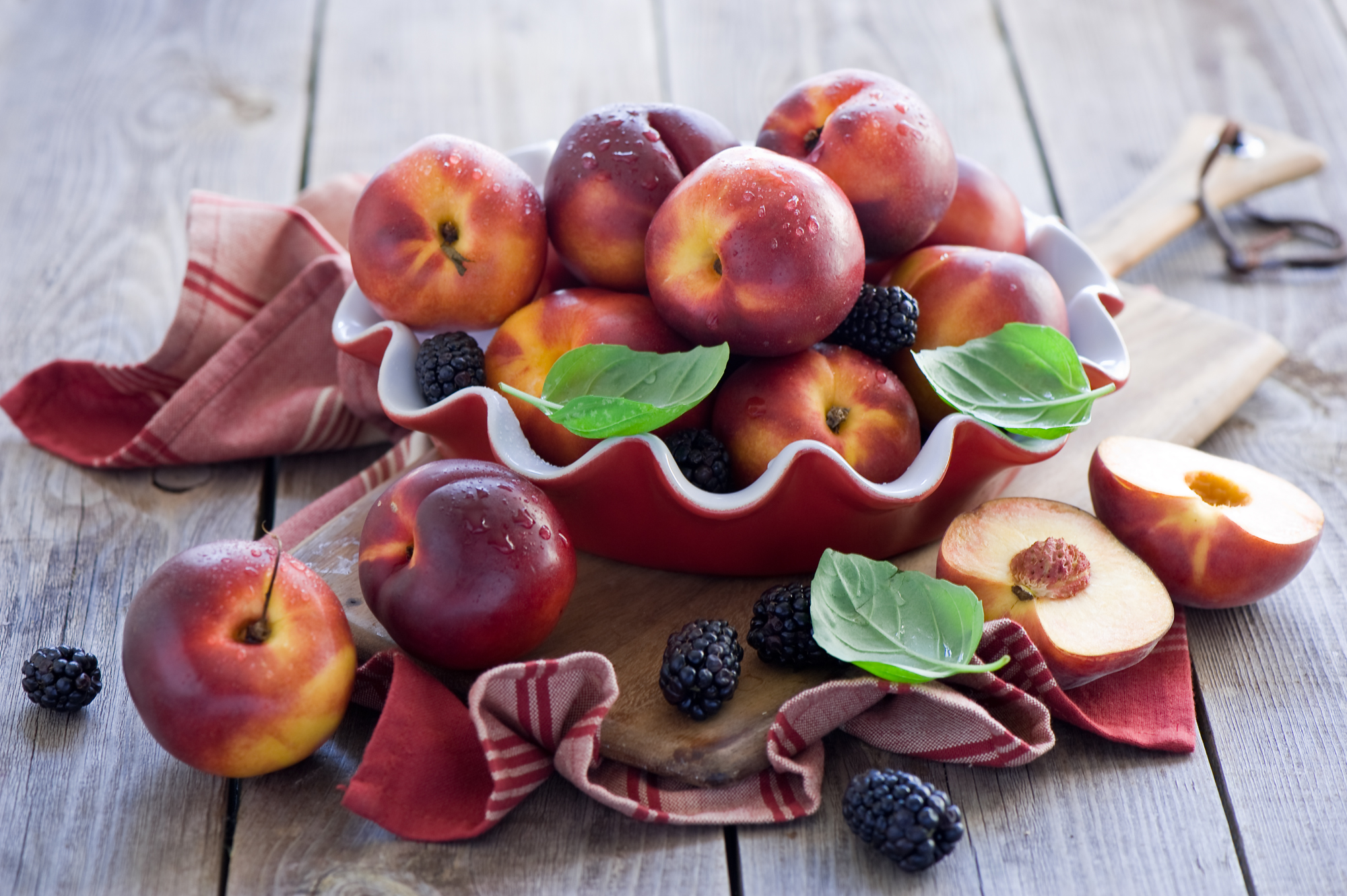 еда персики ягоды food peaches berries загрузить